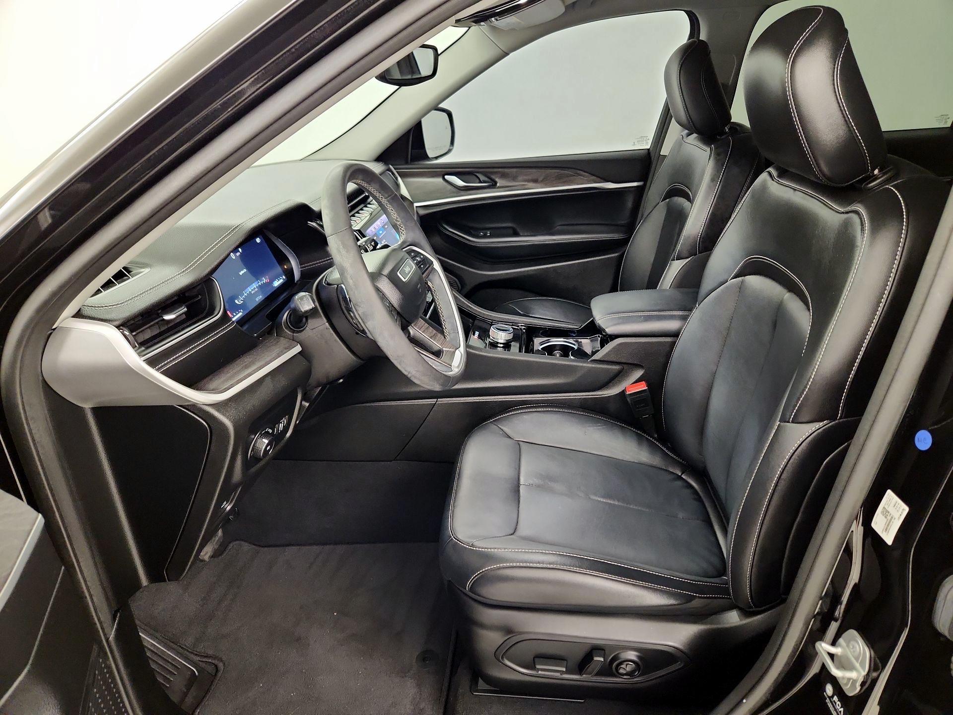 Thumbnail: 2023 Jeep Grand Cherokee L - 11