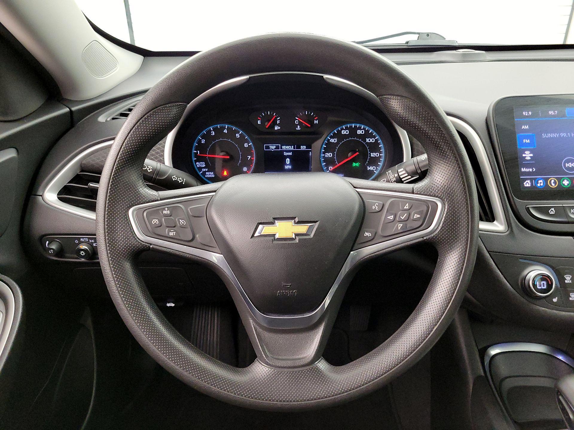 Thumbnail: 2022 Chevrolet Malibu - 10