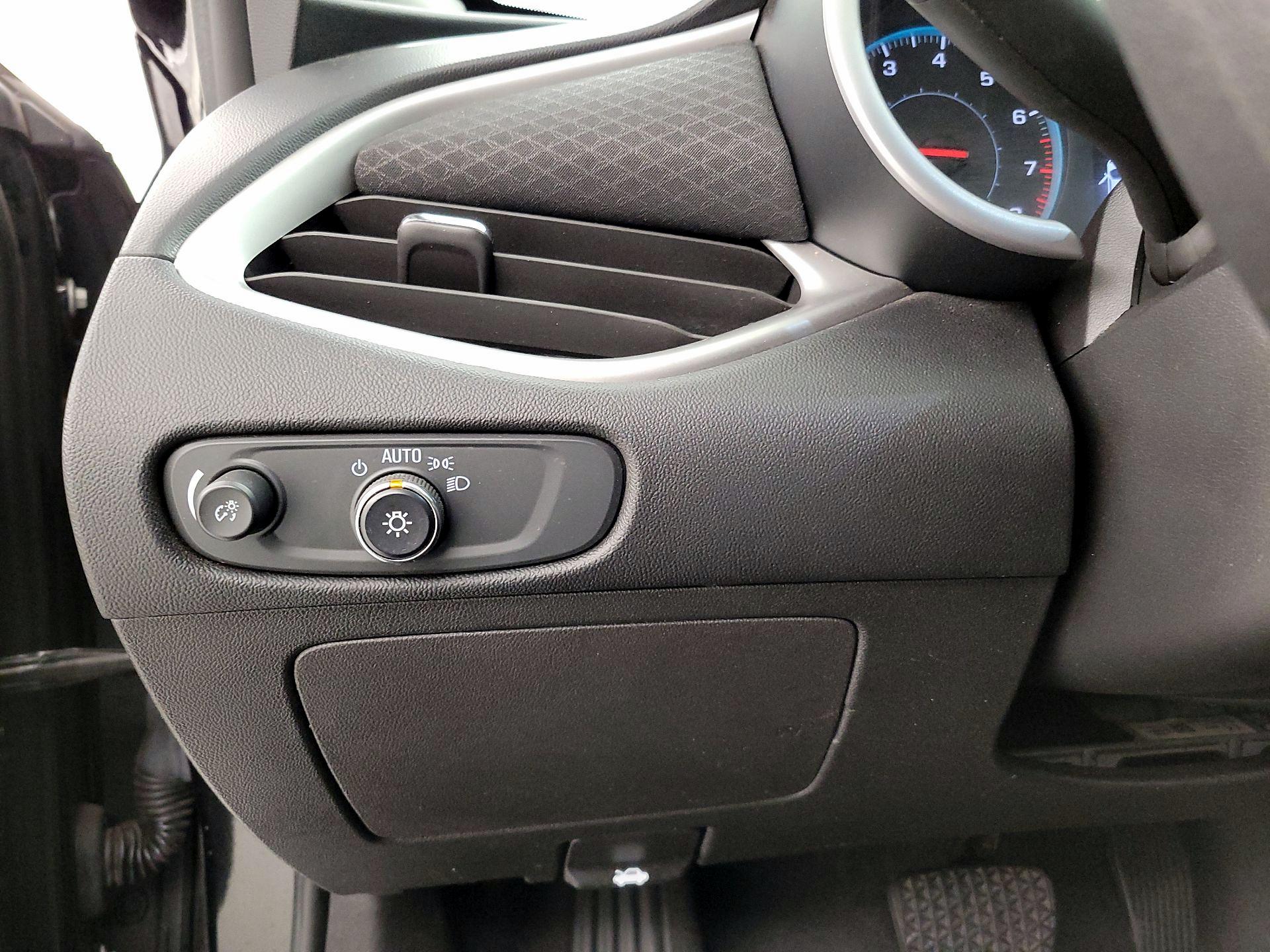 Thumbnail: 2022 Chevrolet Malibu - 13