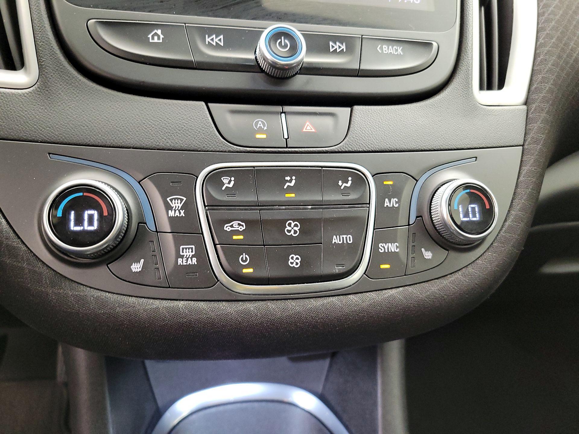 Thumbnail: 2022 Chevrolet Malibu - 16