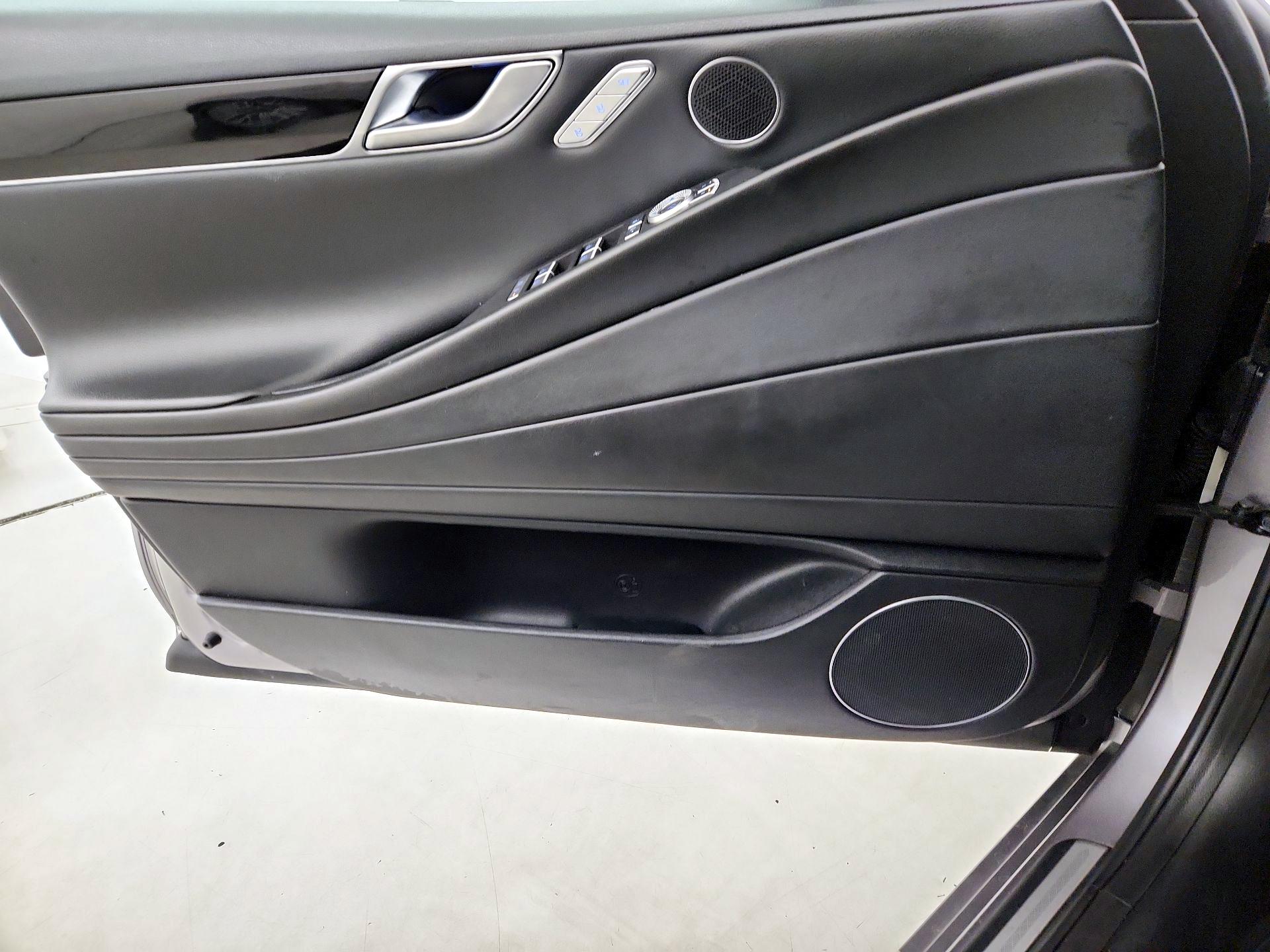 Thumbnail: 2023 Genesis G80 - 12