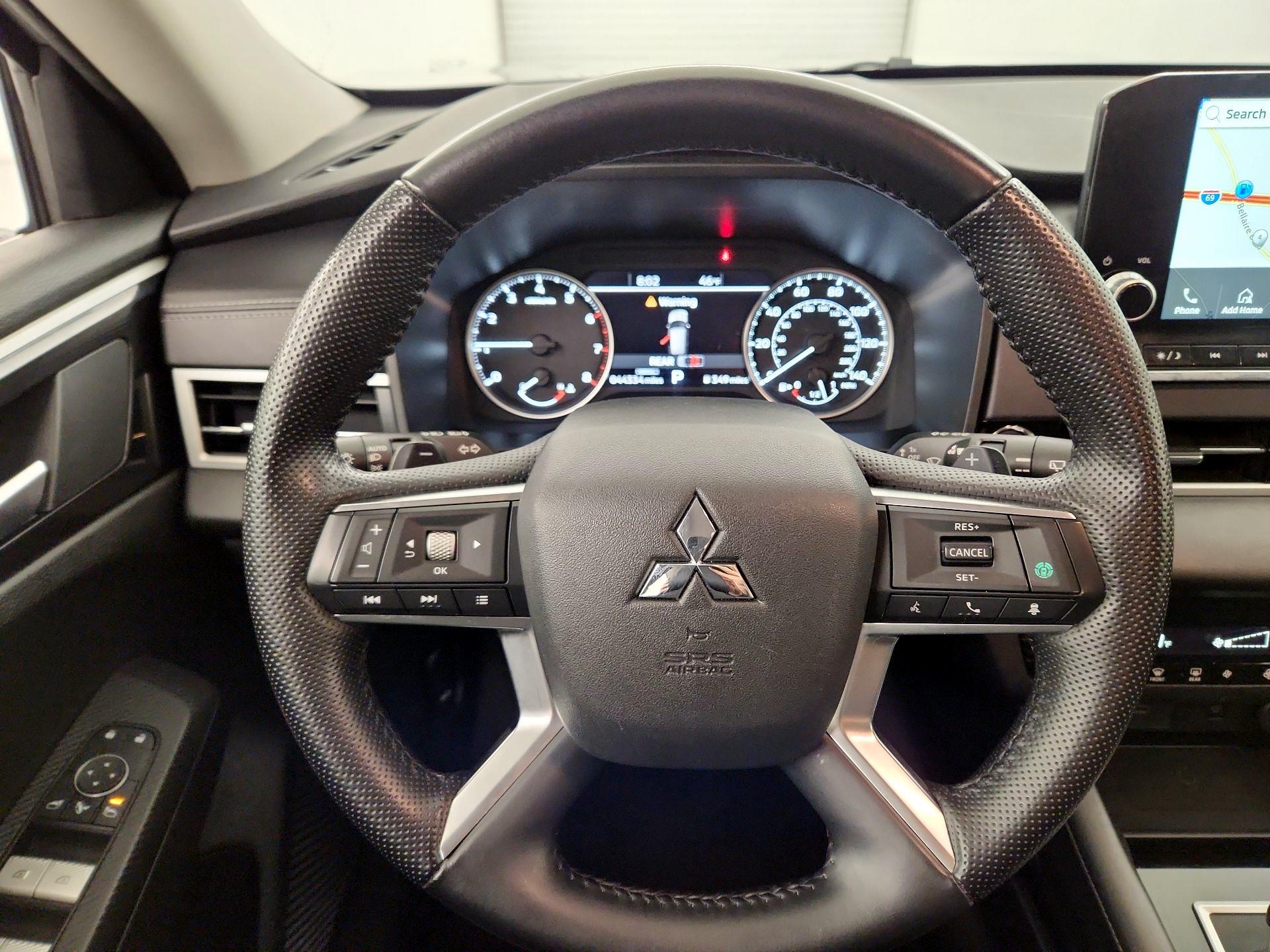 Thumbnail: 2024 Mitsubishi Outlander - 10