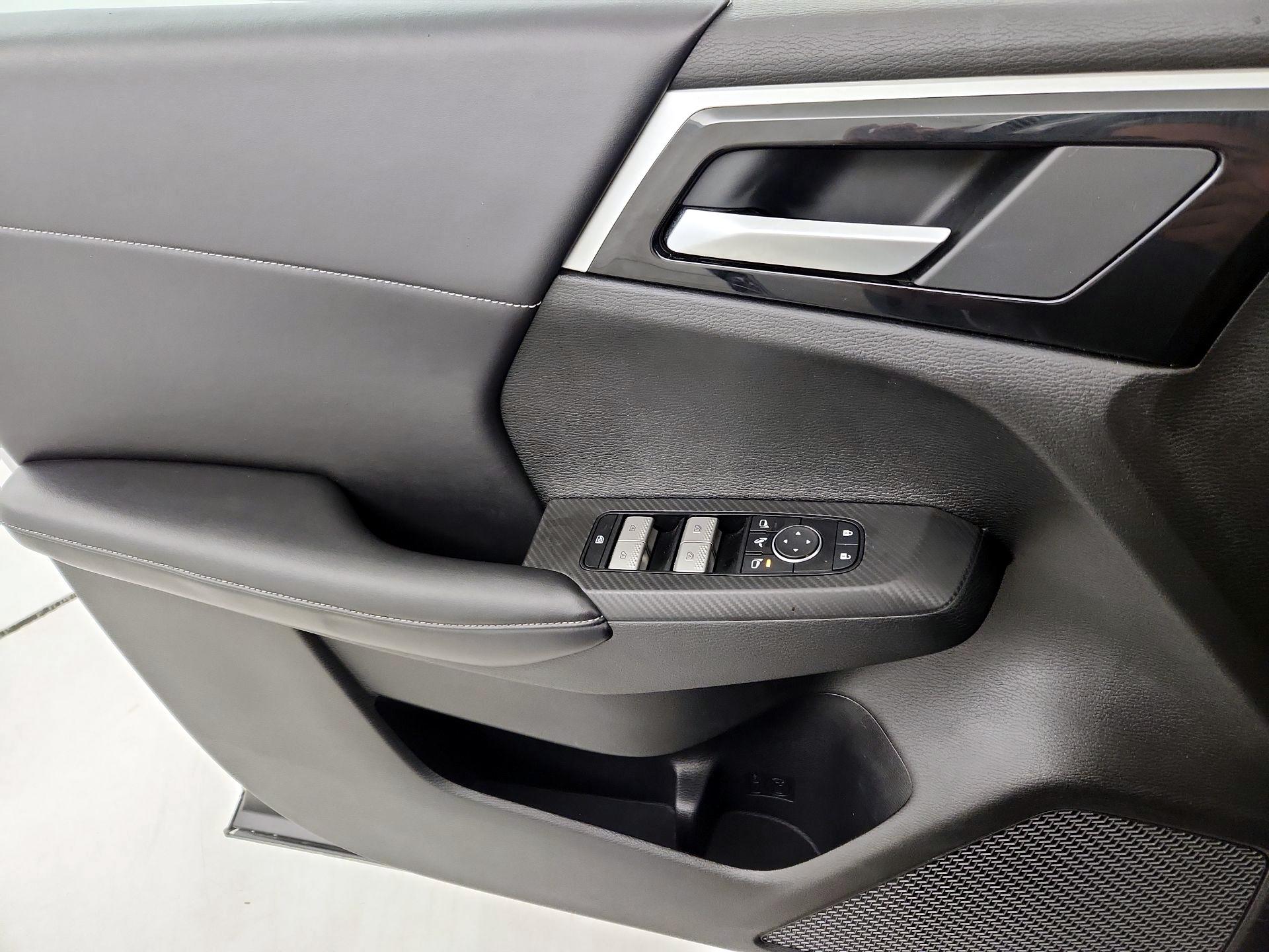 Thumbnail: 2024 Mitsubishi Outlander - 12