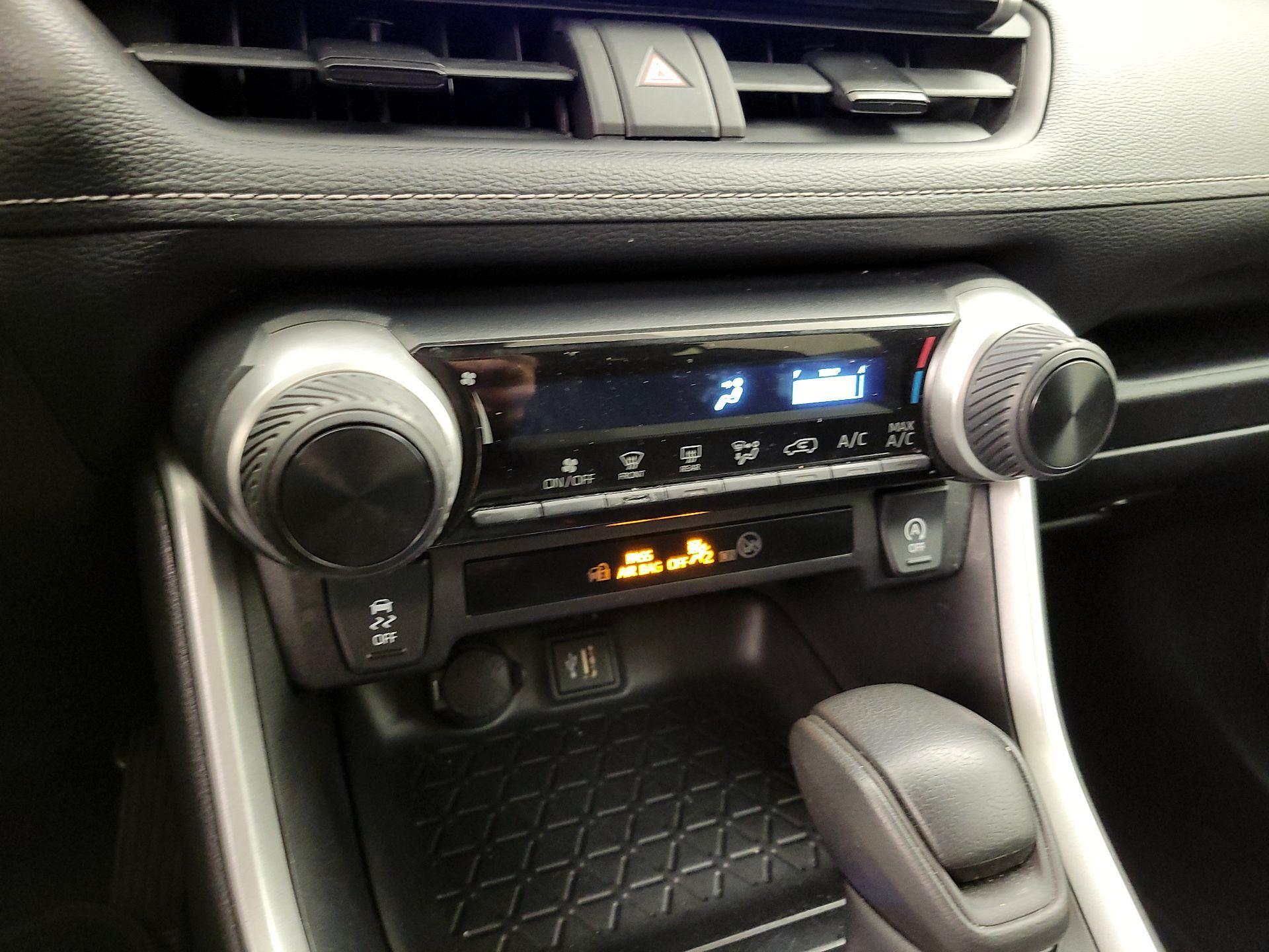 Thumbnail: 2024 Toyota RAV4 - 16