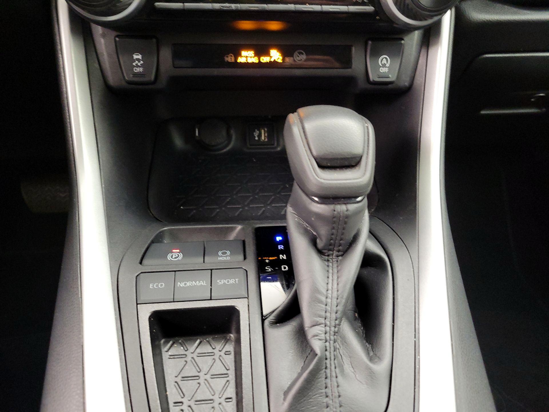 Thumbnail: 2024 Toyota RAV4 - 17