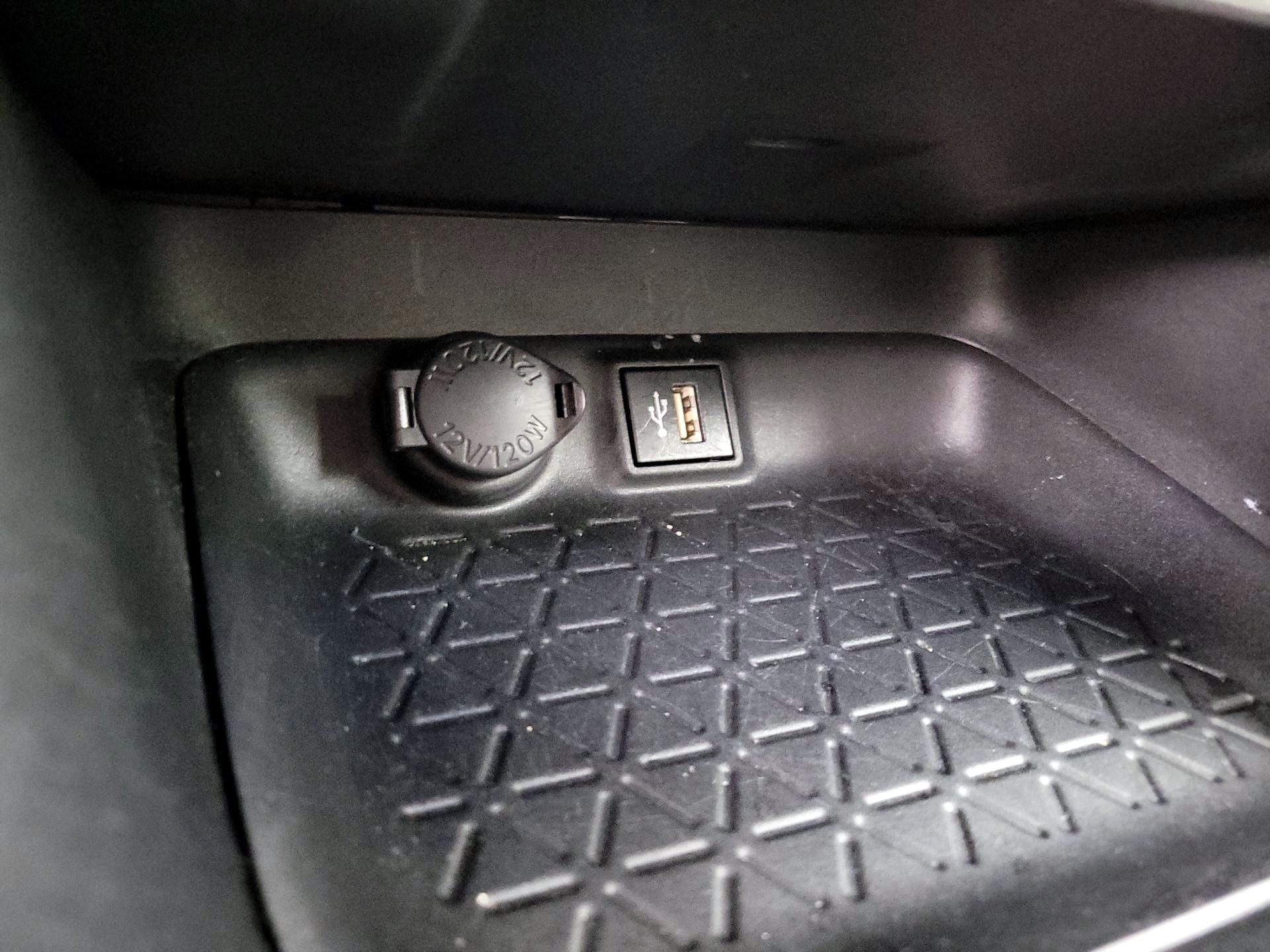 Thumbnail: 2024 Toyota RAV4 - 18