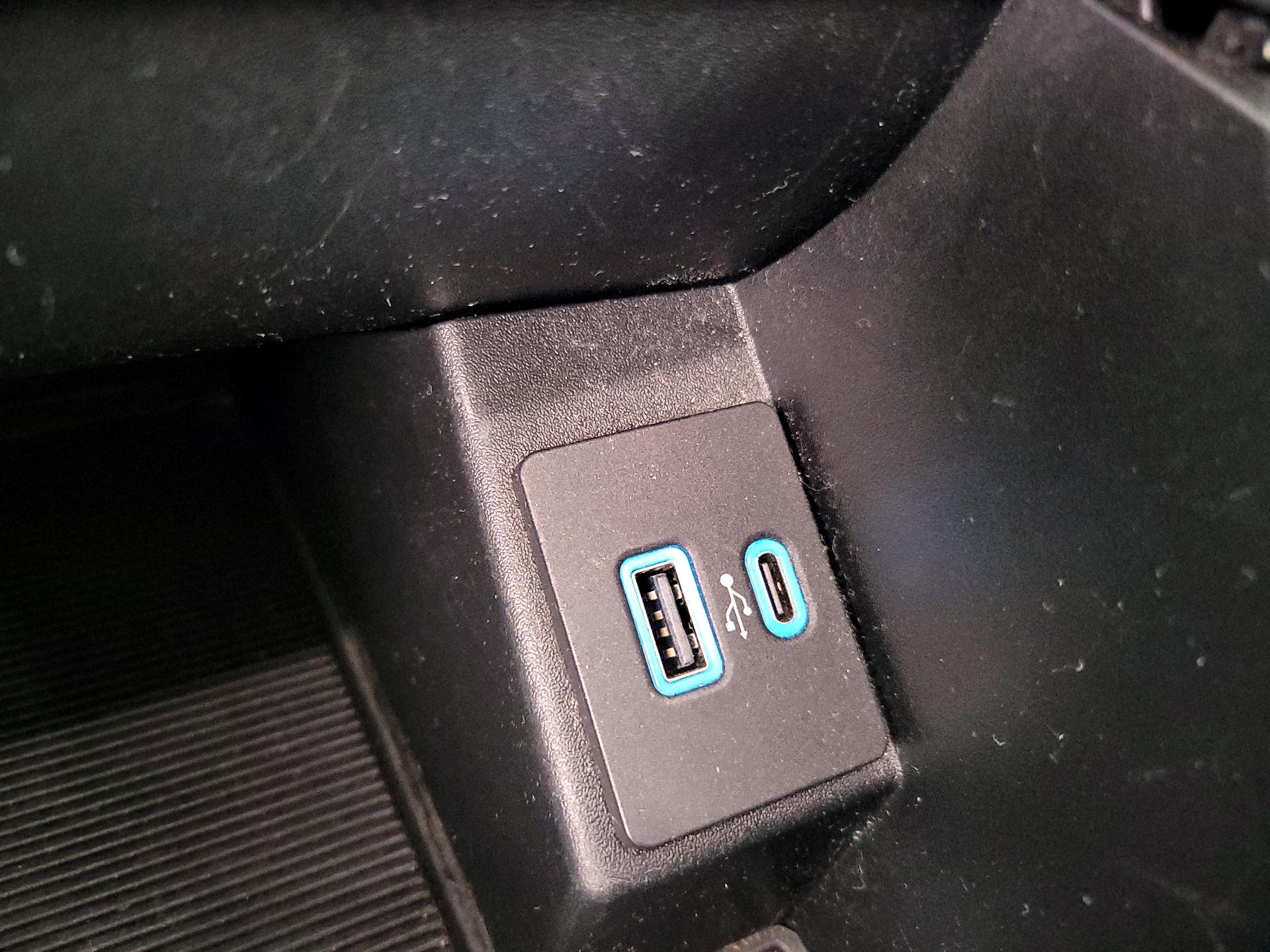 Thumbnail: 2024 Ford Edge - 18