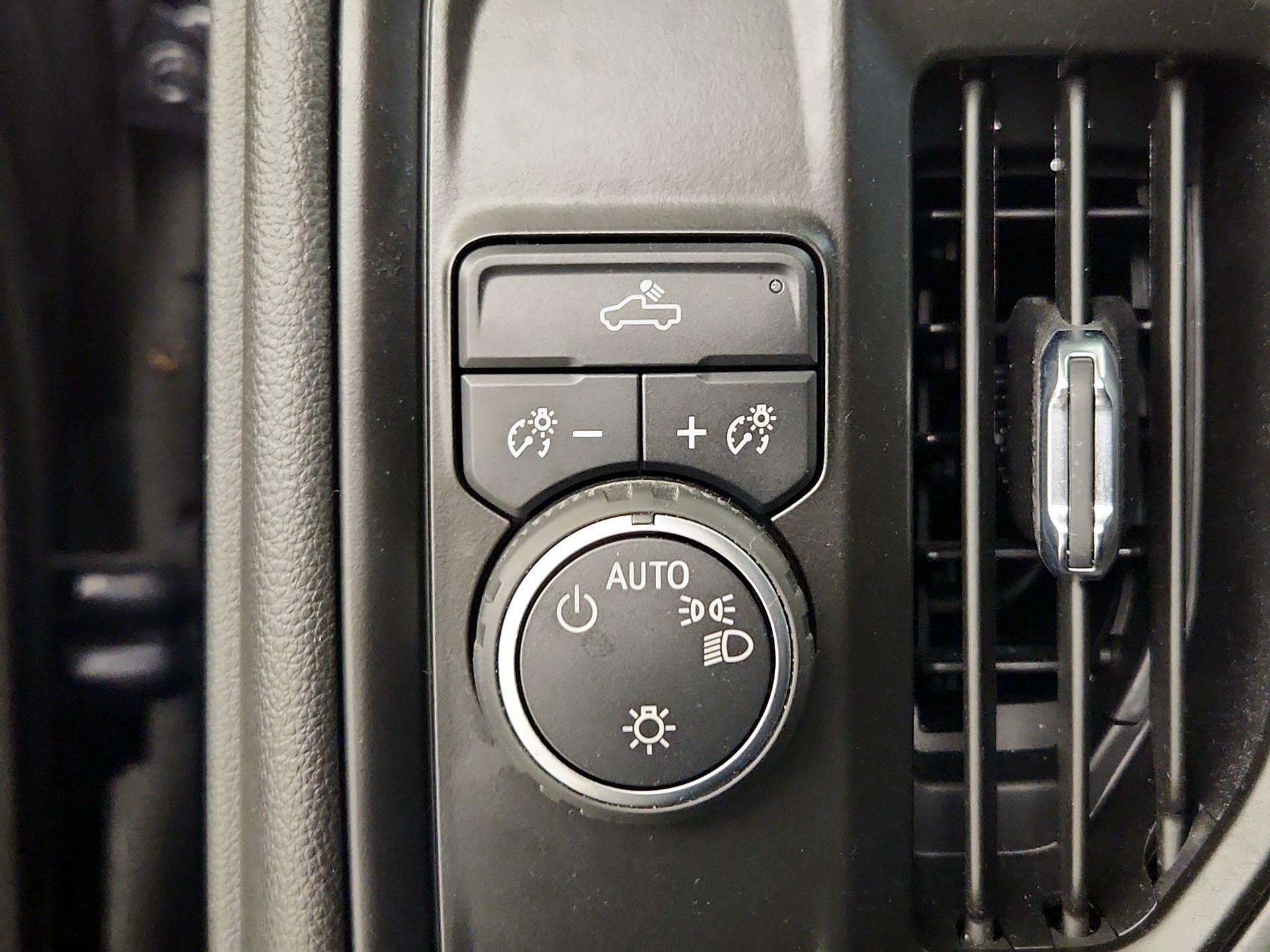 Thumbnail: 2022 Chevrolet Silverado 1500 - 13