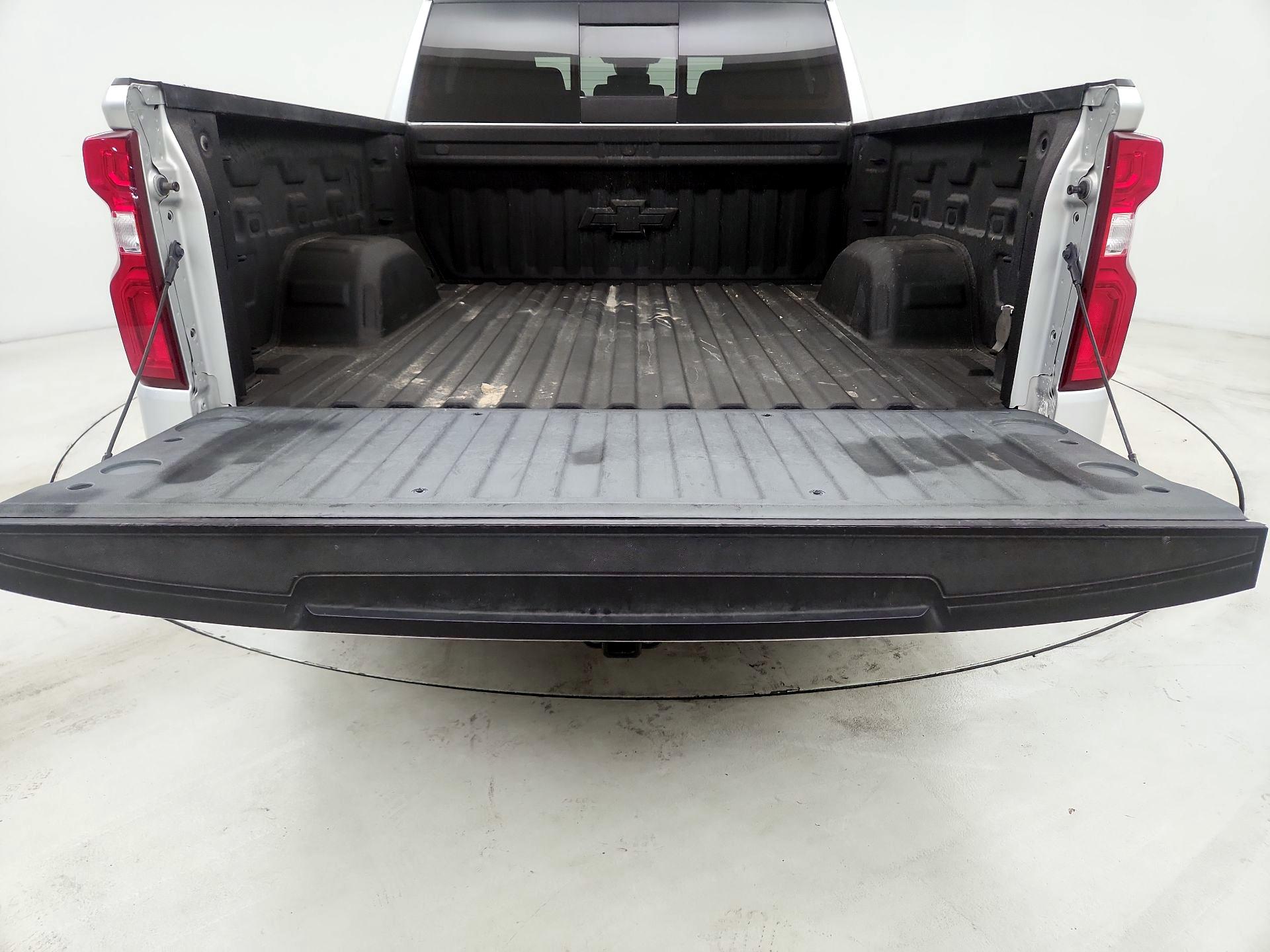 Thumbnail: 2022 Chevrolet Silverado 1500 - 16