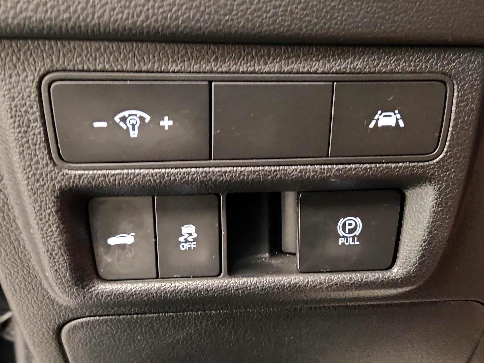 Thumbnail: 2023 Hyundai Sonata - 13