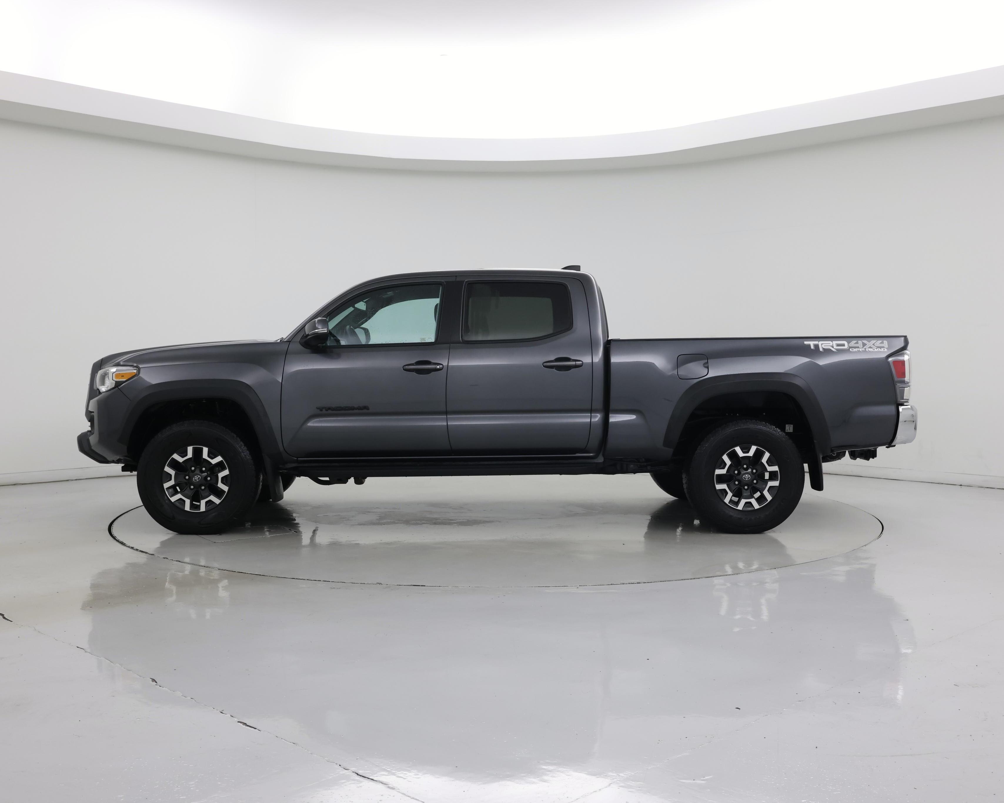 Thumbnail: 2021 Toyota Tacoma - 3