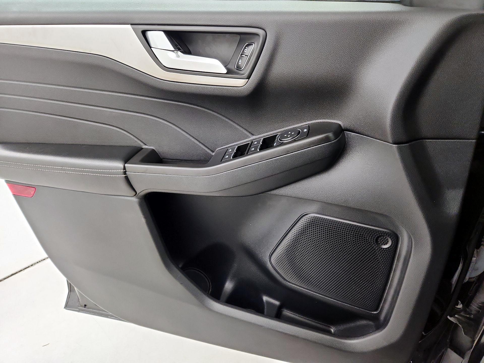 Thumbnail: 2021 Ford Escape - 12