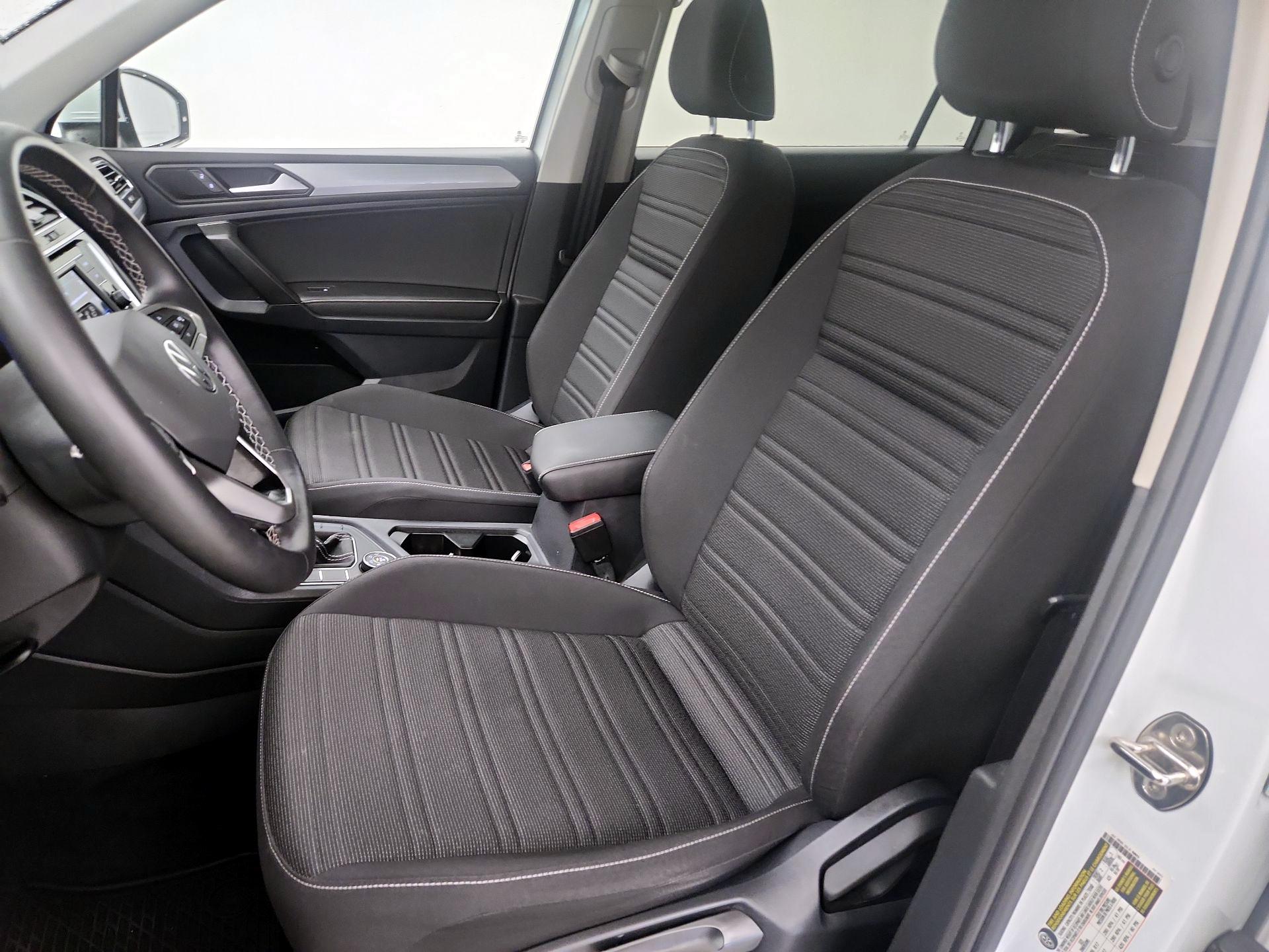 Thumbnail: 2022 Volkswagen Tiguan - 11