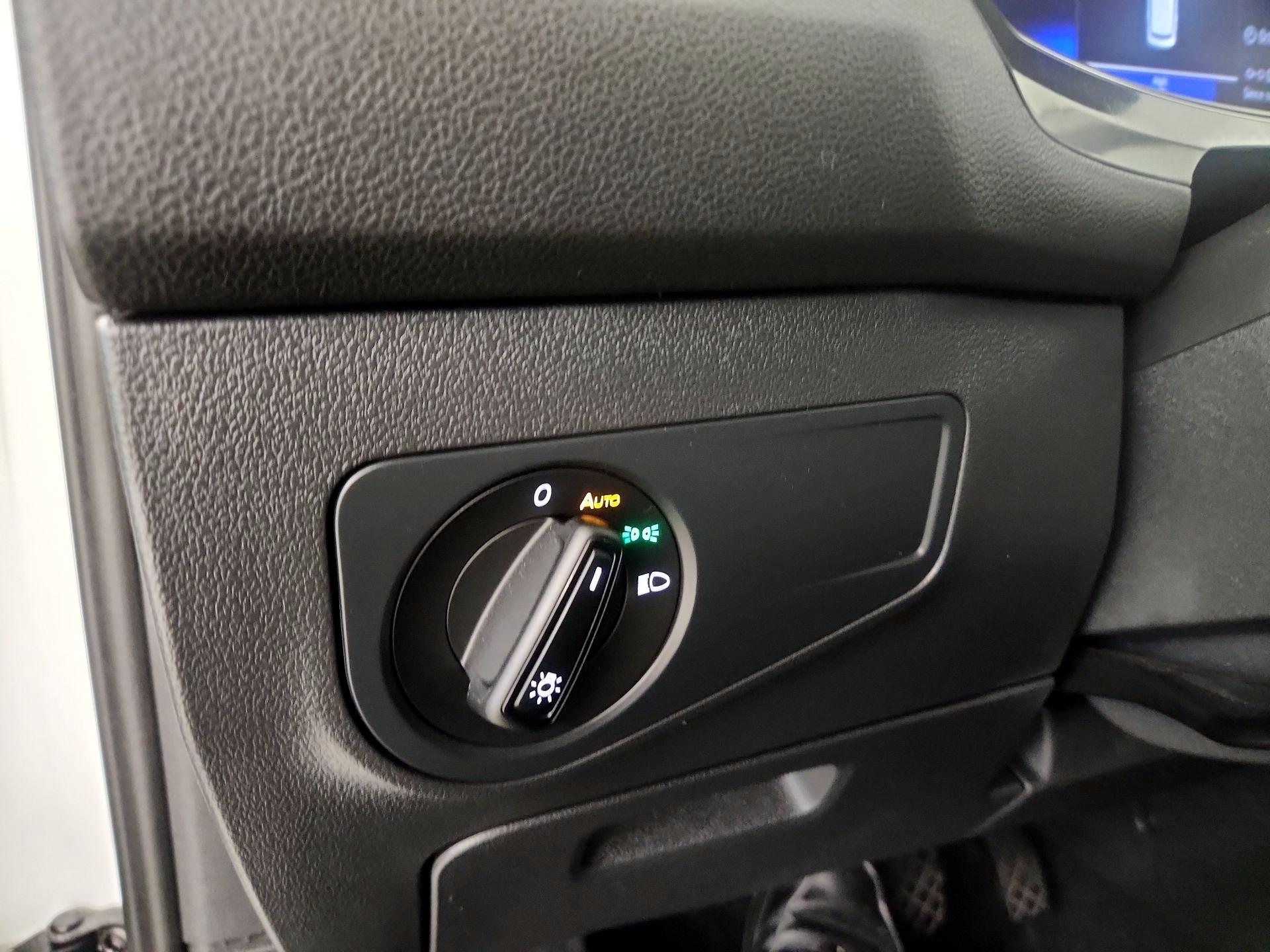 Thumbnail: 2022 Volkswagen Tiguan - 13