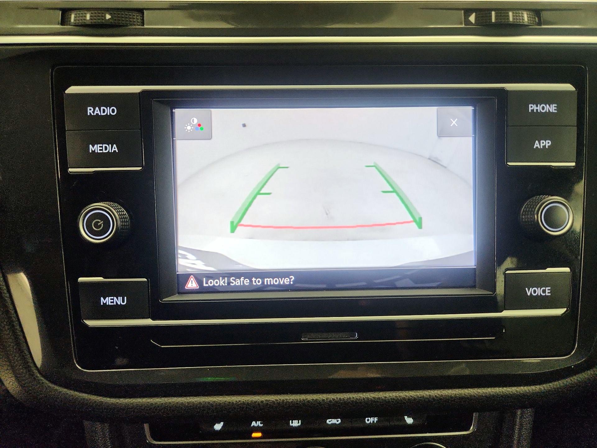 Thumbnail: 2022 Volkswagen Tiguan - 14