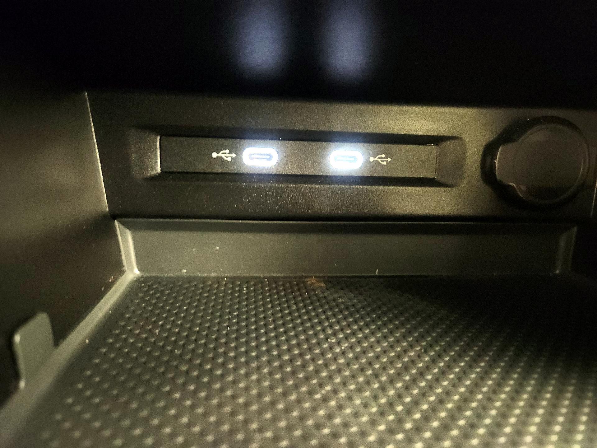 Thumbnail: 2022 Volkswagen Tiguan - 18