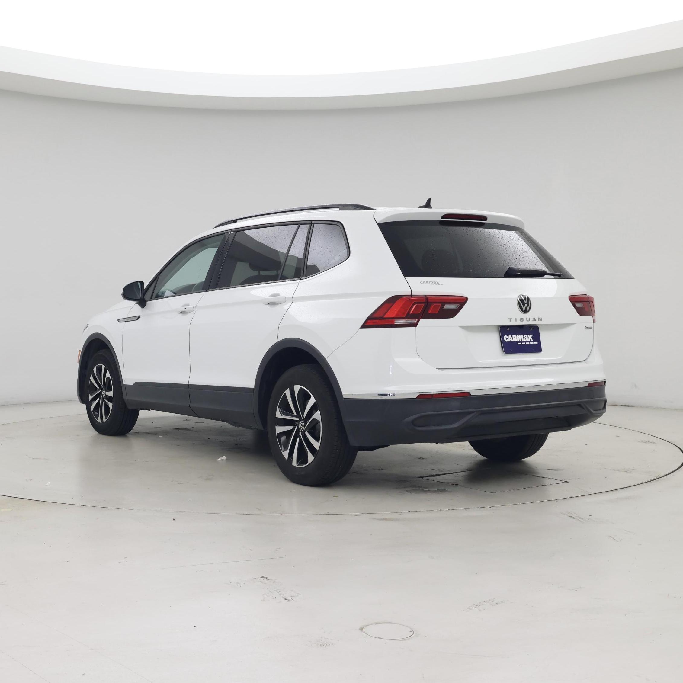 Thumbnail: 2022 Volkswagen Tiguan - 2