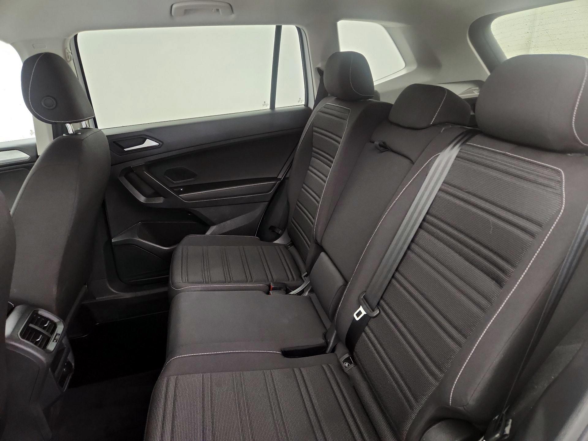 Thumbnail: 2022 Volkswagen Tiguan - 19