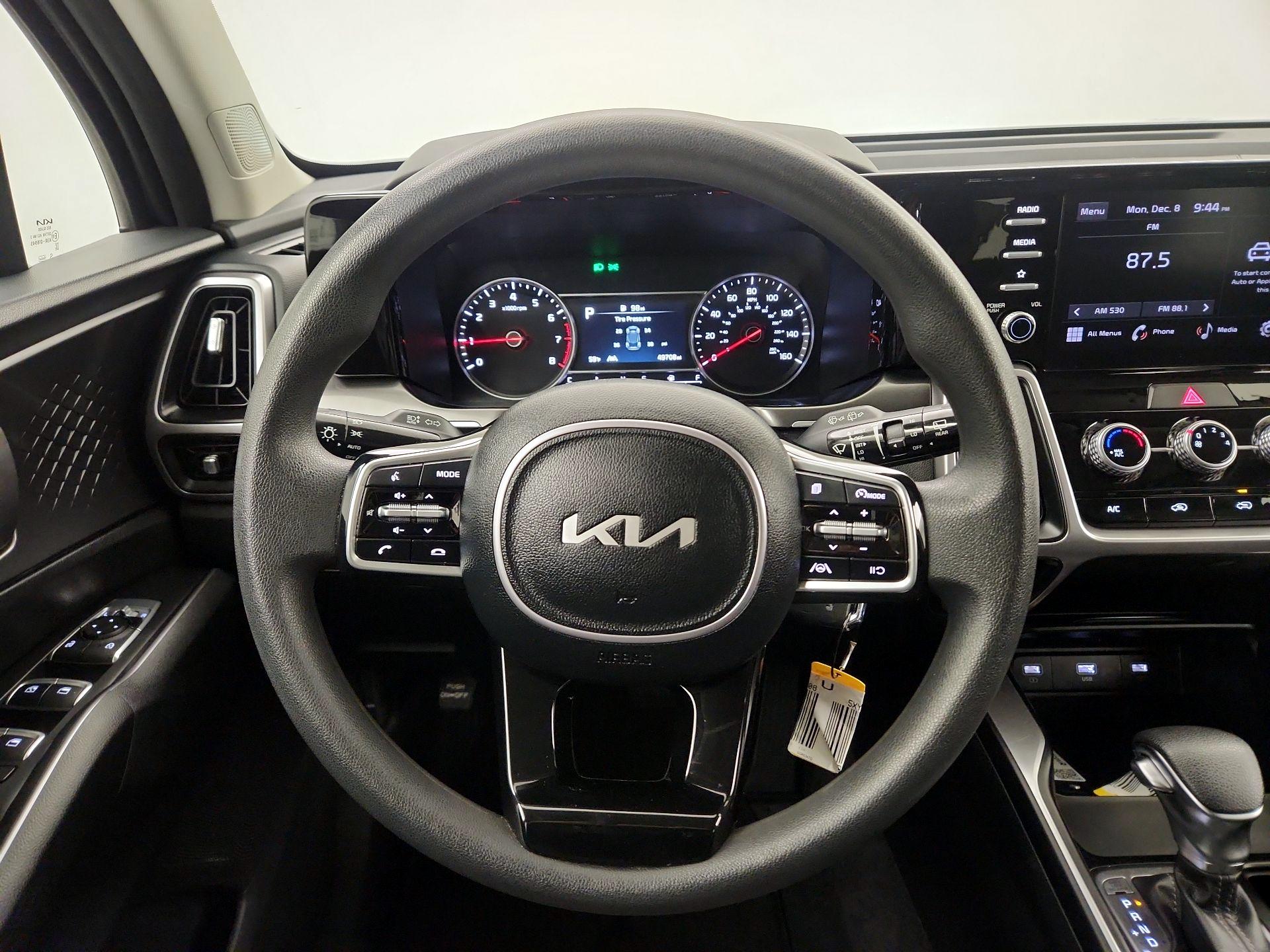 Thumbnail: 2023 Kia Sorento - 10