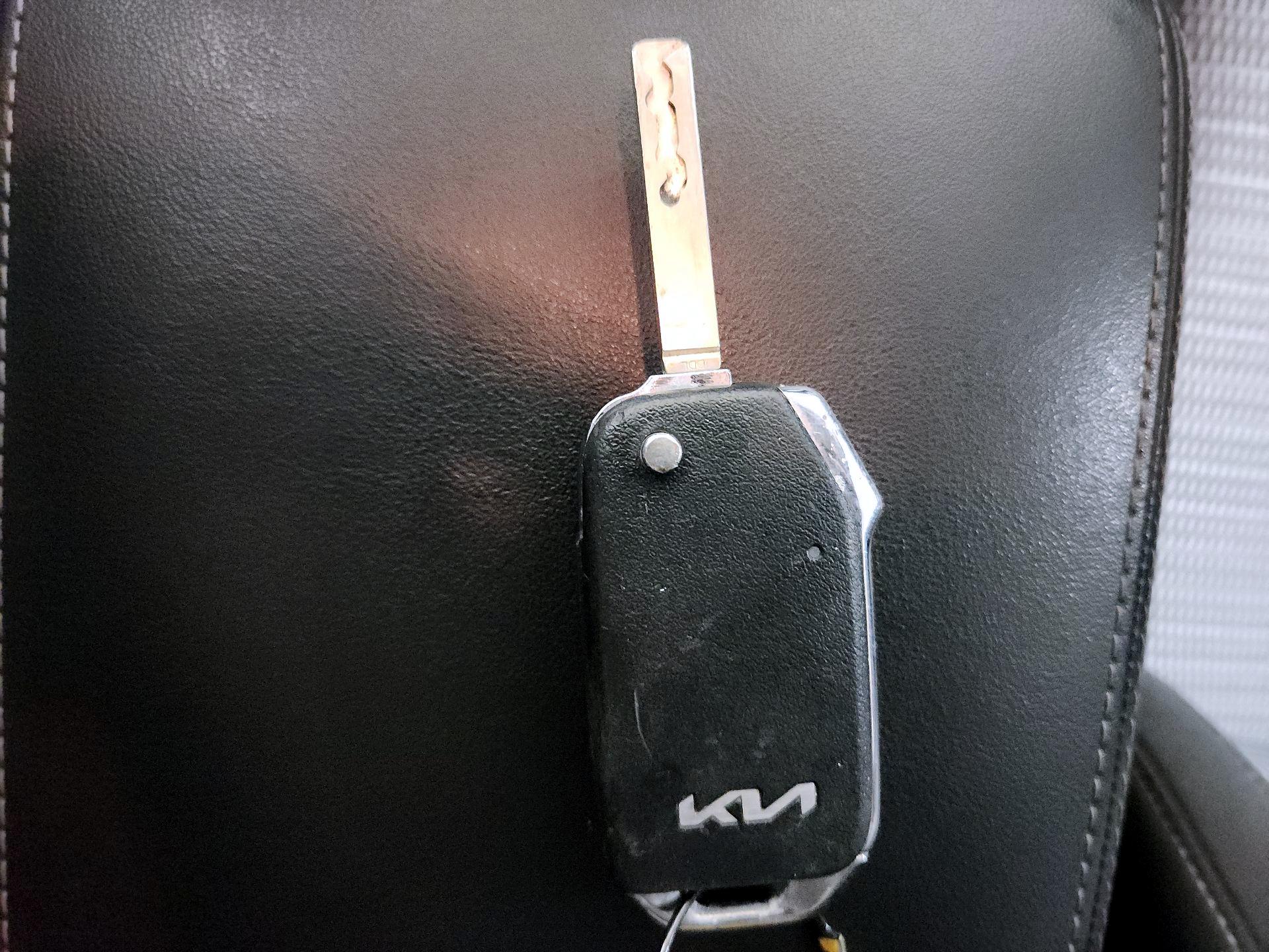 Thumbnail: 2023 Kia Sorento - 18