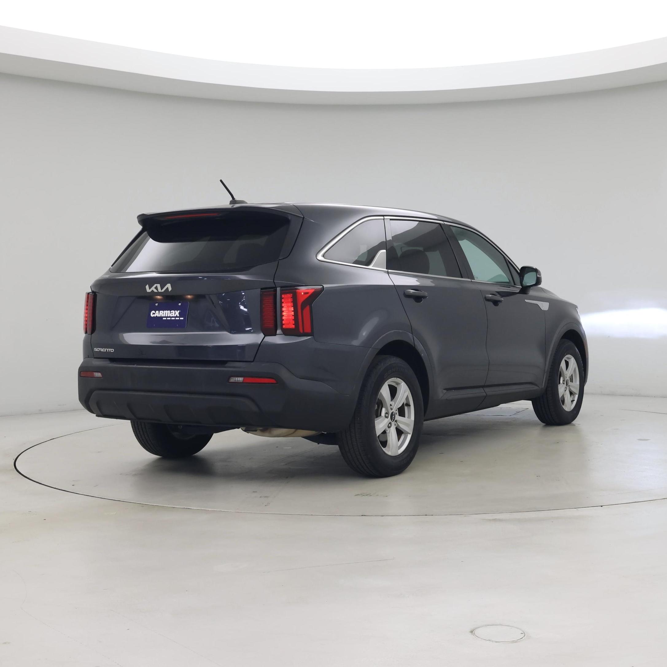 Thumbnail: 2023 Kia Sorento - 8