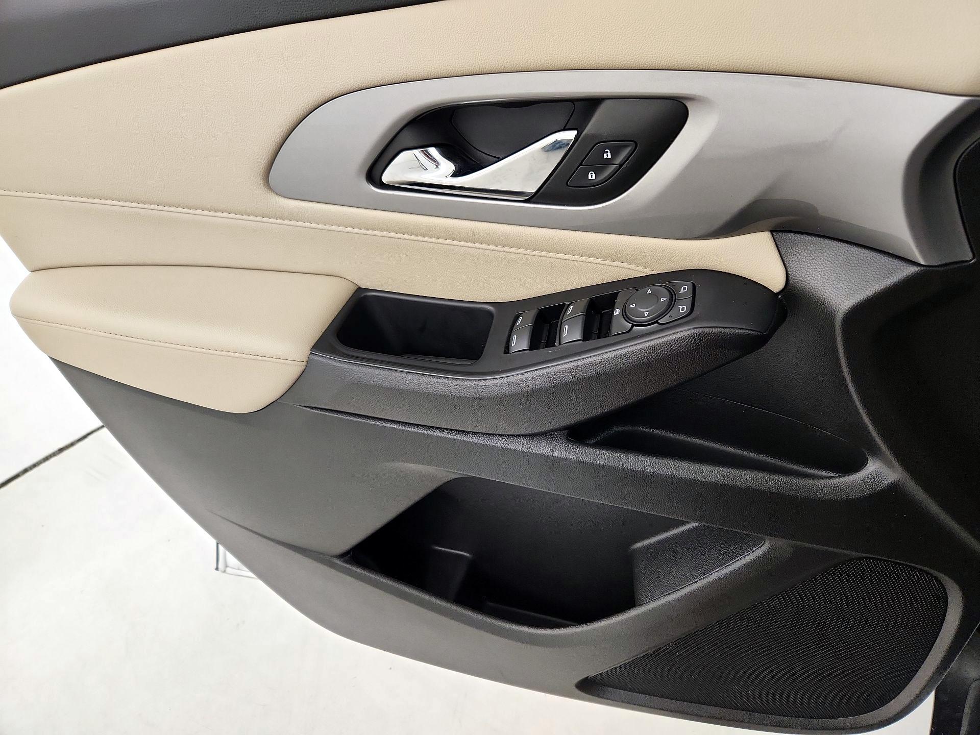 Thumbnail: 2023 Chevrolet Traverse - 12