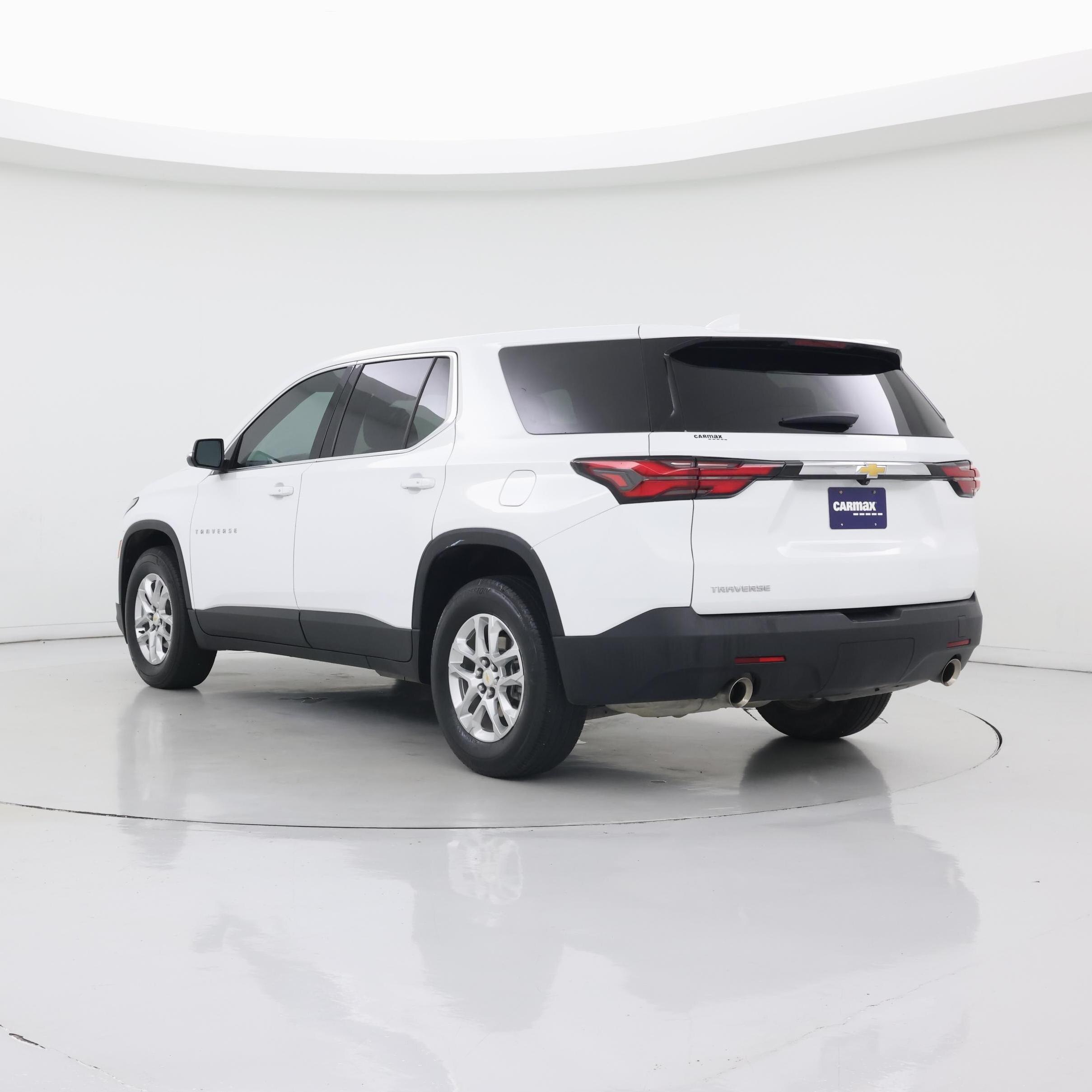 Thumbnail: 2023 Chevrolet Traverse - 2