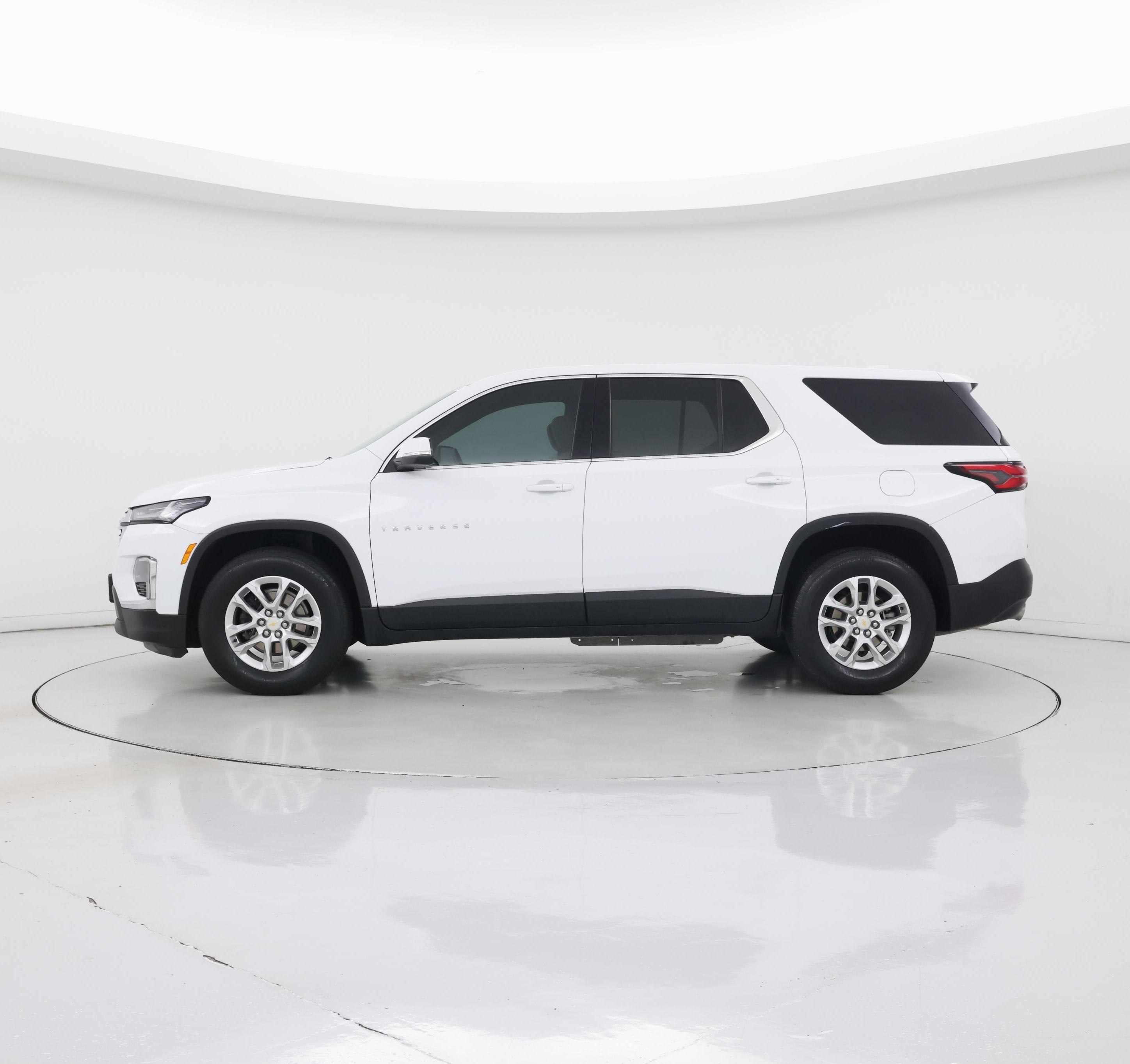 Thumbnail: 2023 Chevrolet Traverse - 3