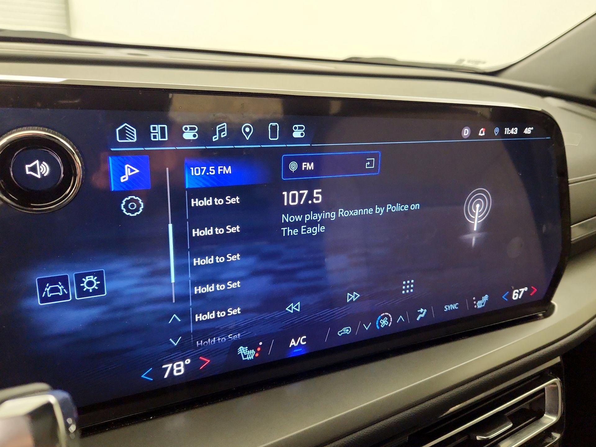 Thumbnail: 2025 Chevrolet Traverse - 16