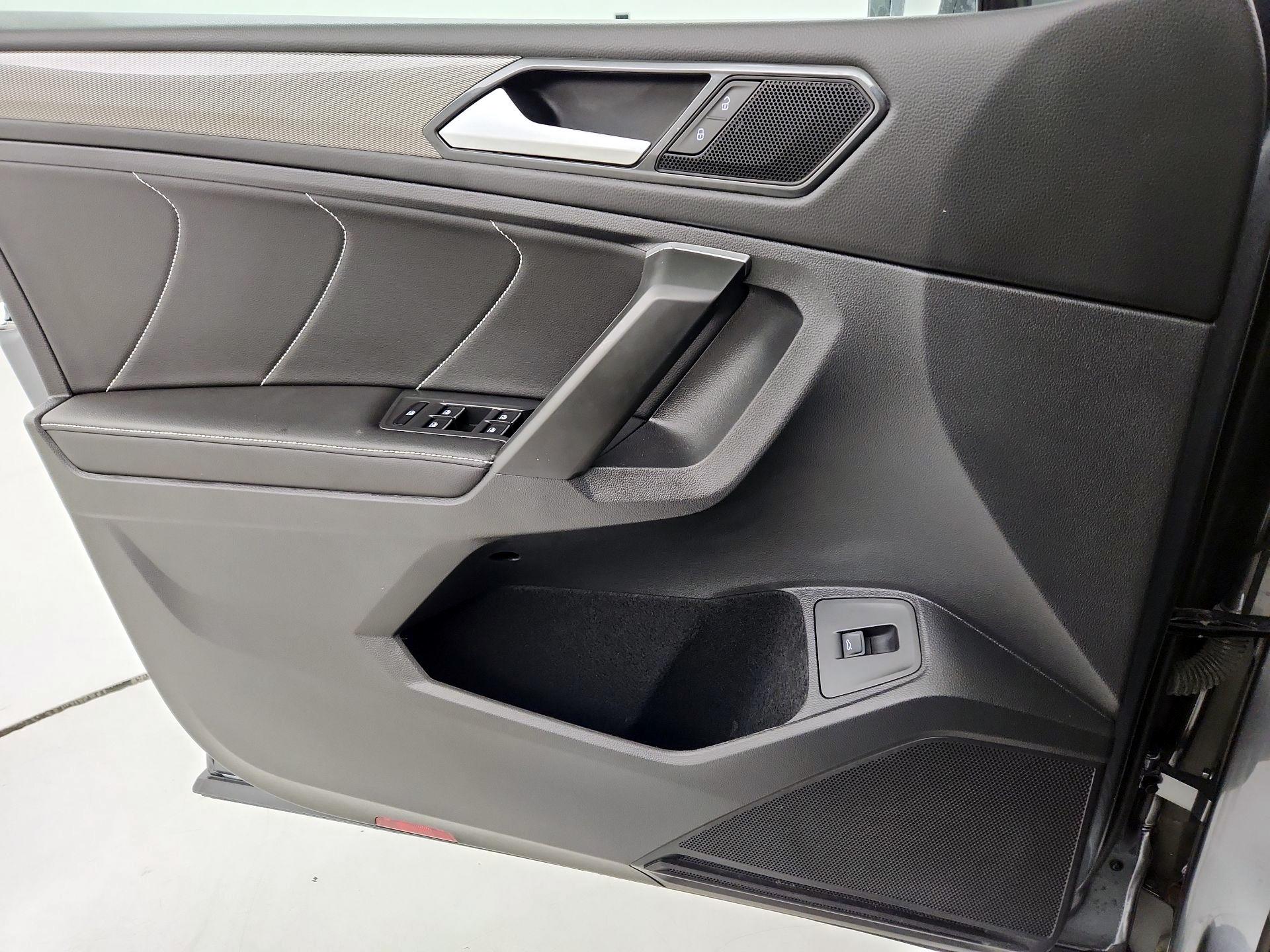 Thumbnail: 2024 Volkswagen Tiguan - 12