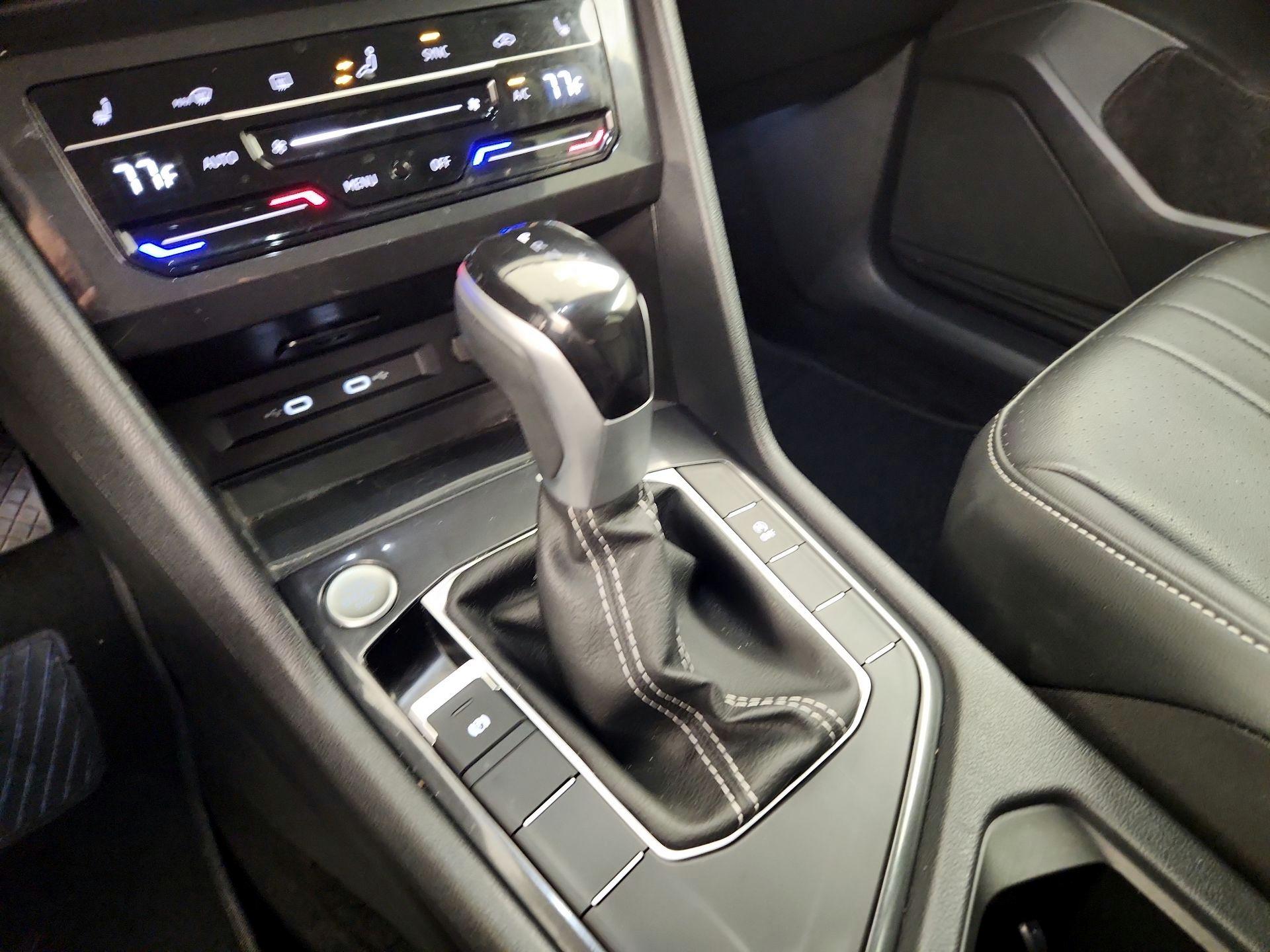 Thumbnail: 2024 Volkswagen Tiguan - 17