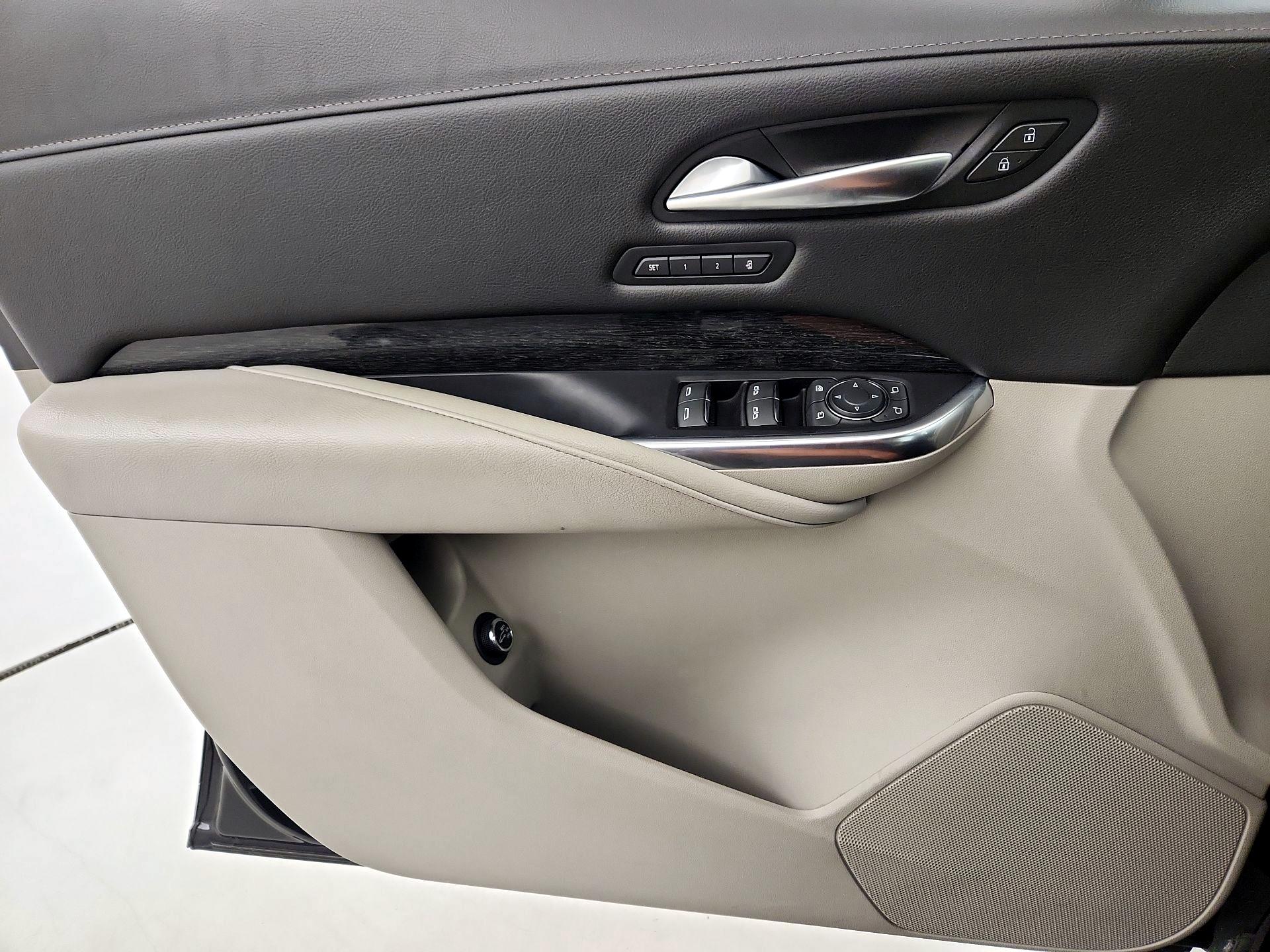 Thumbnail: 2023 Cadillac XT4 - 12