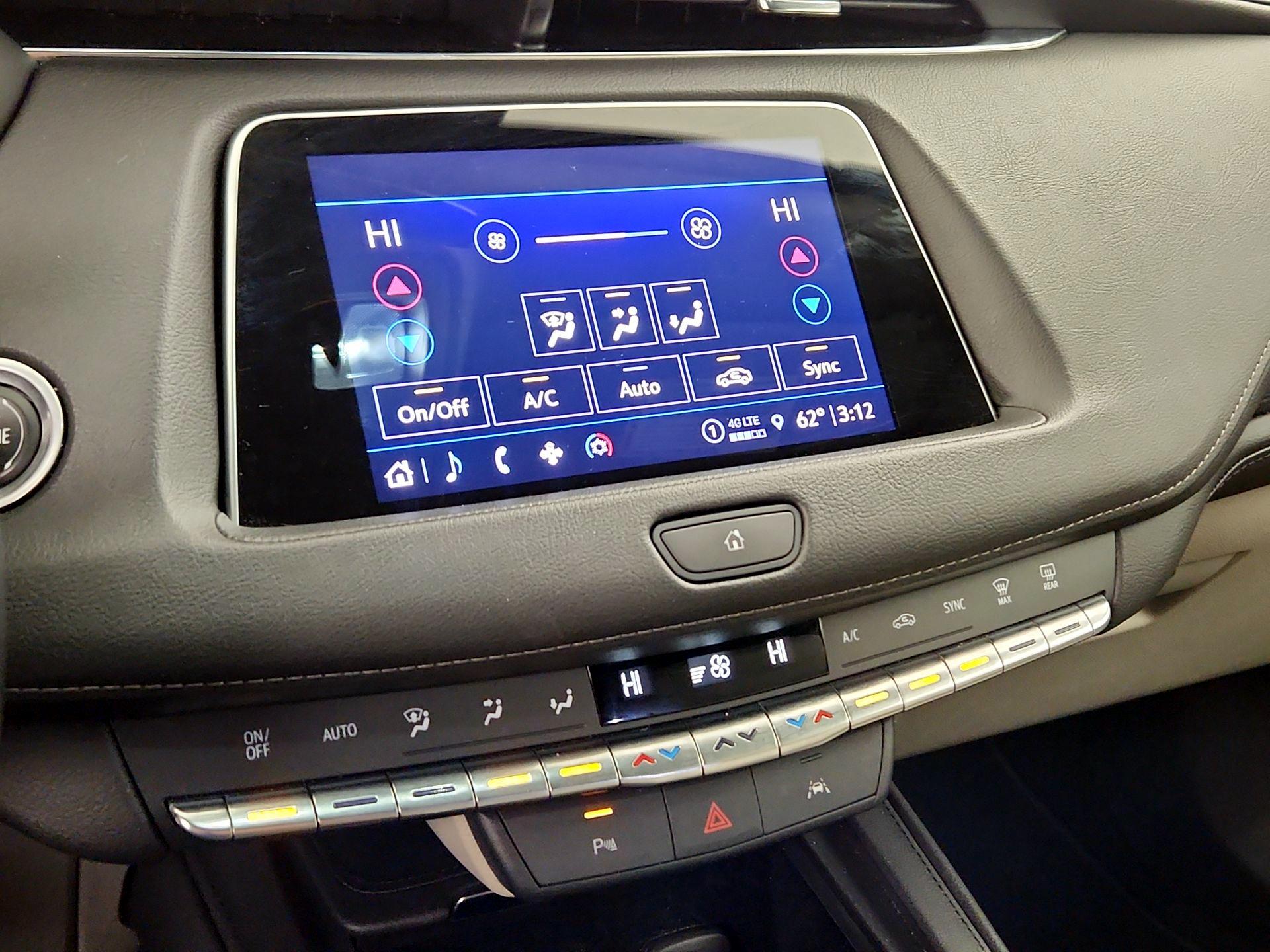 Thumbnail: 2023 Cadillac XT4 - 16