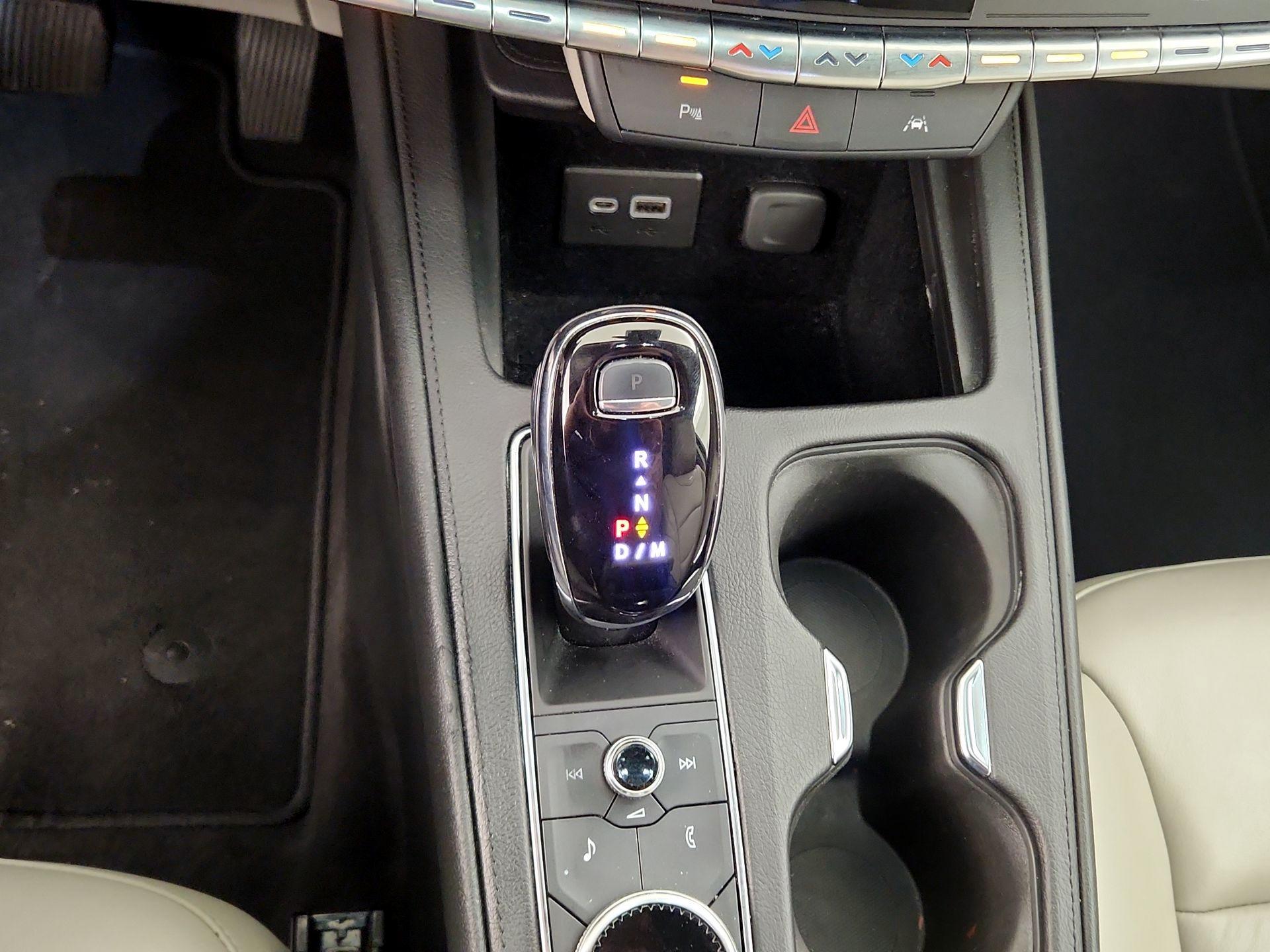 Thumbnail: 2023 Cadillac XT4 - 17