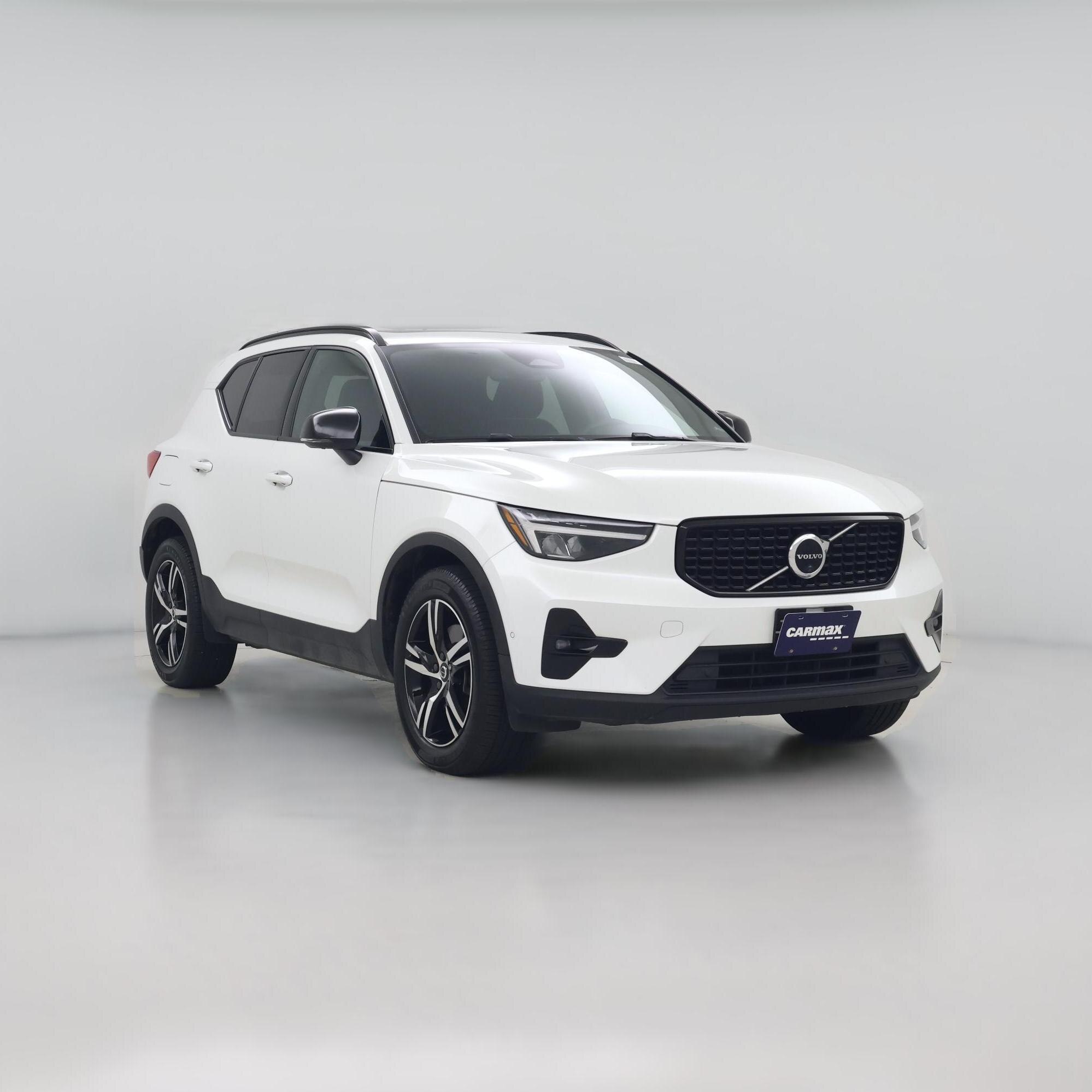 Thumbnail: 2023 Volvo XC40 - 1