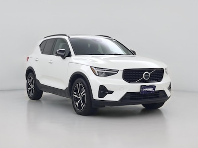 2023 Volvo XC40 B5 Plus Dark Theme