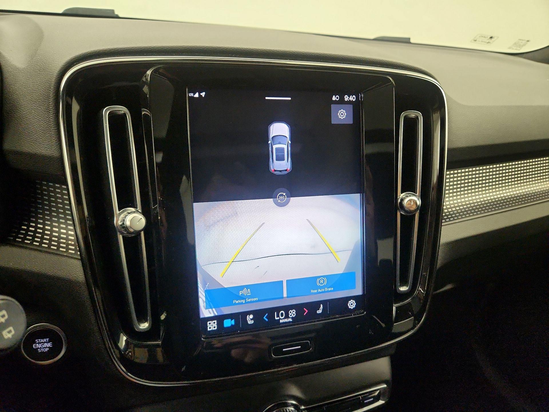 Thumbnail: 2023 Volvo XC40 - 15