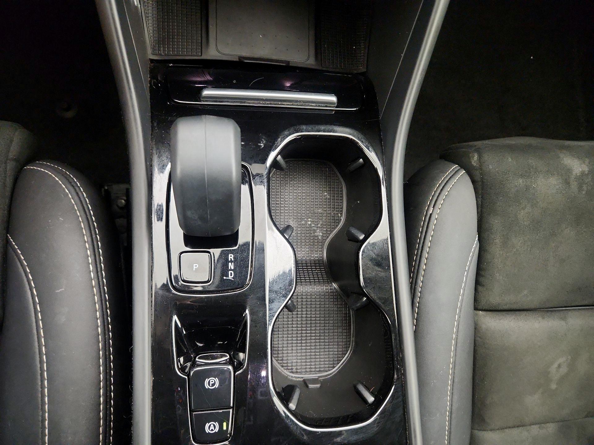 Thumbnail: 2023 Volvo XC40 - 18