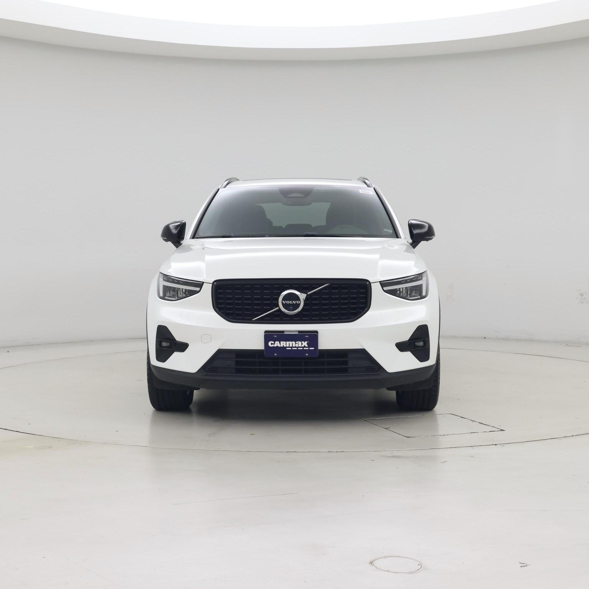 Thumbnail: 2023 Volvo XC40 - 5