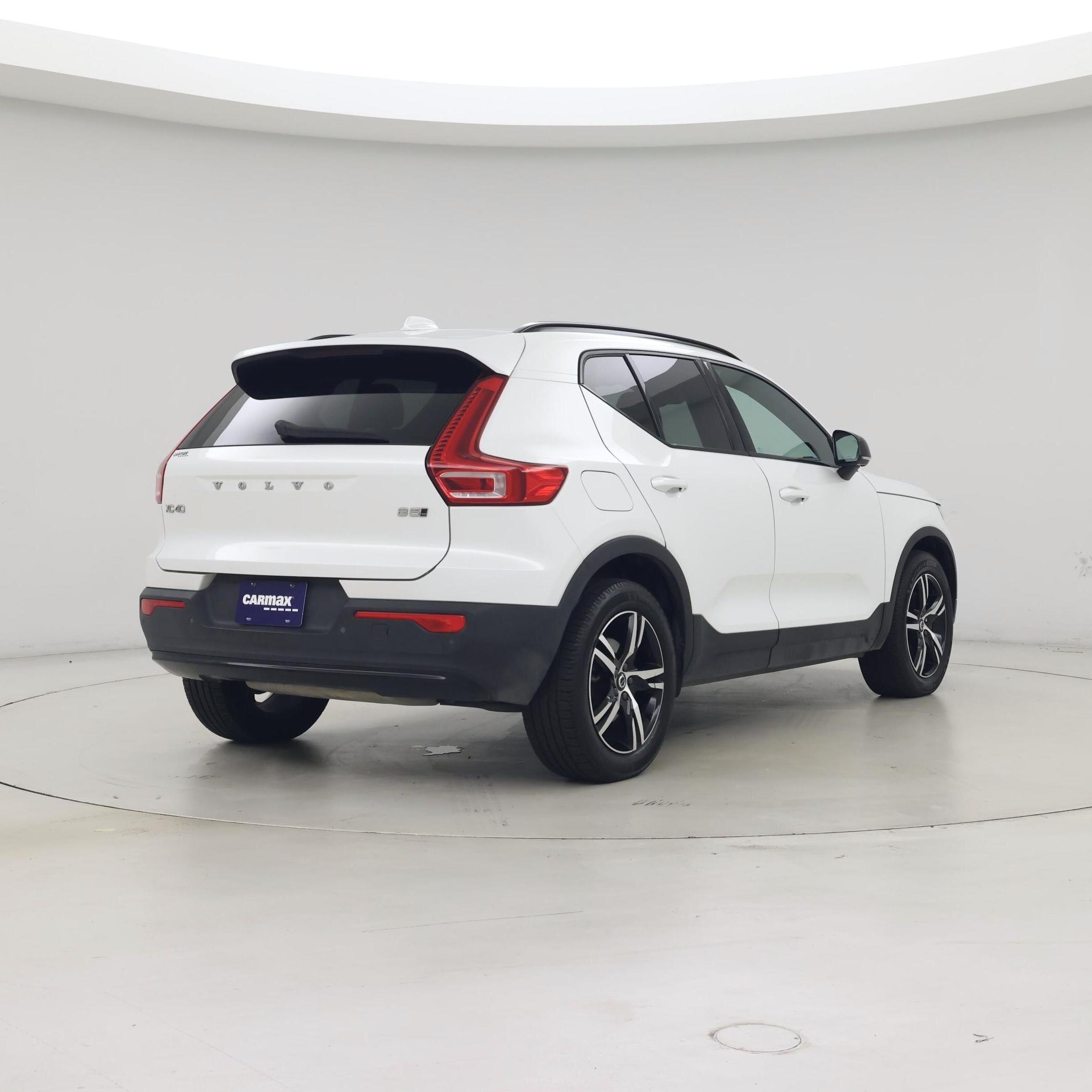 Thumbnail: 2023 Volvo XC40 - 8
