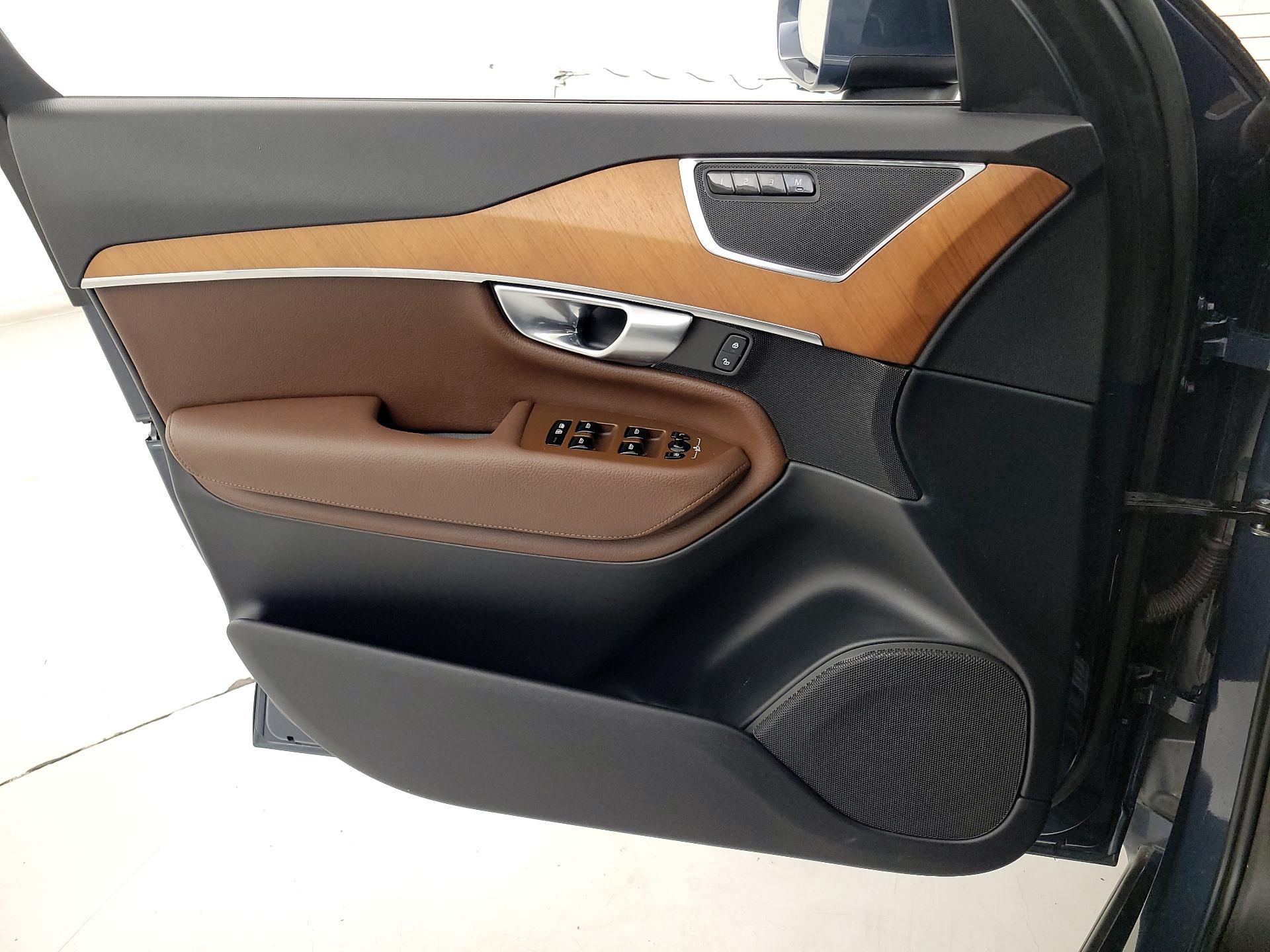 Thumbnail: 2022 Volvo XC90 - 12