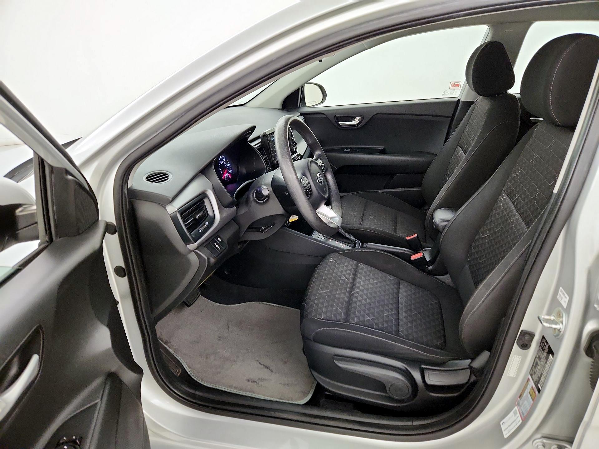 Thumbnail: 2020 Kia Rio - 11