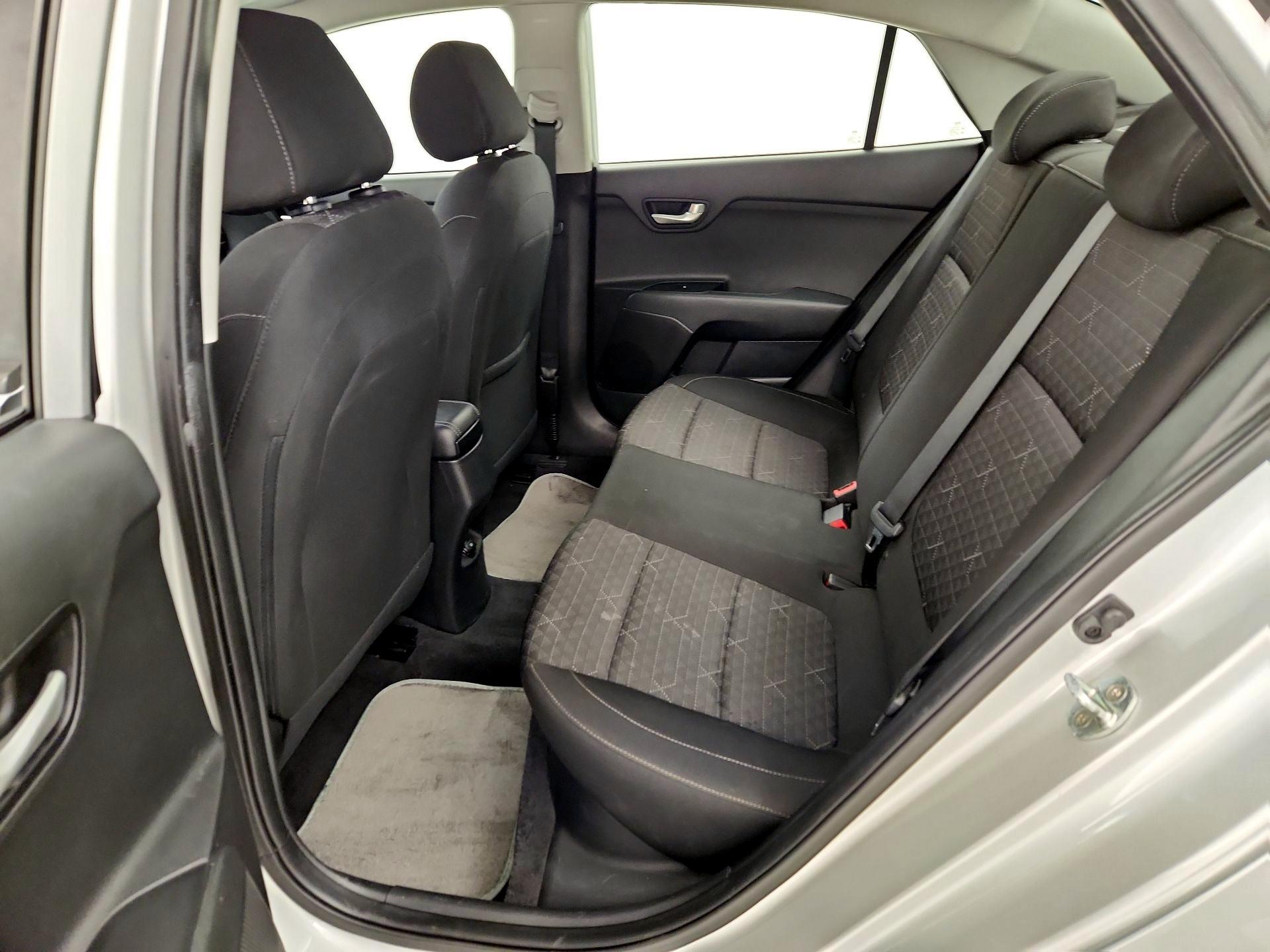 Thumbnail: 2020 Kia Rio - 19