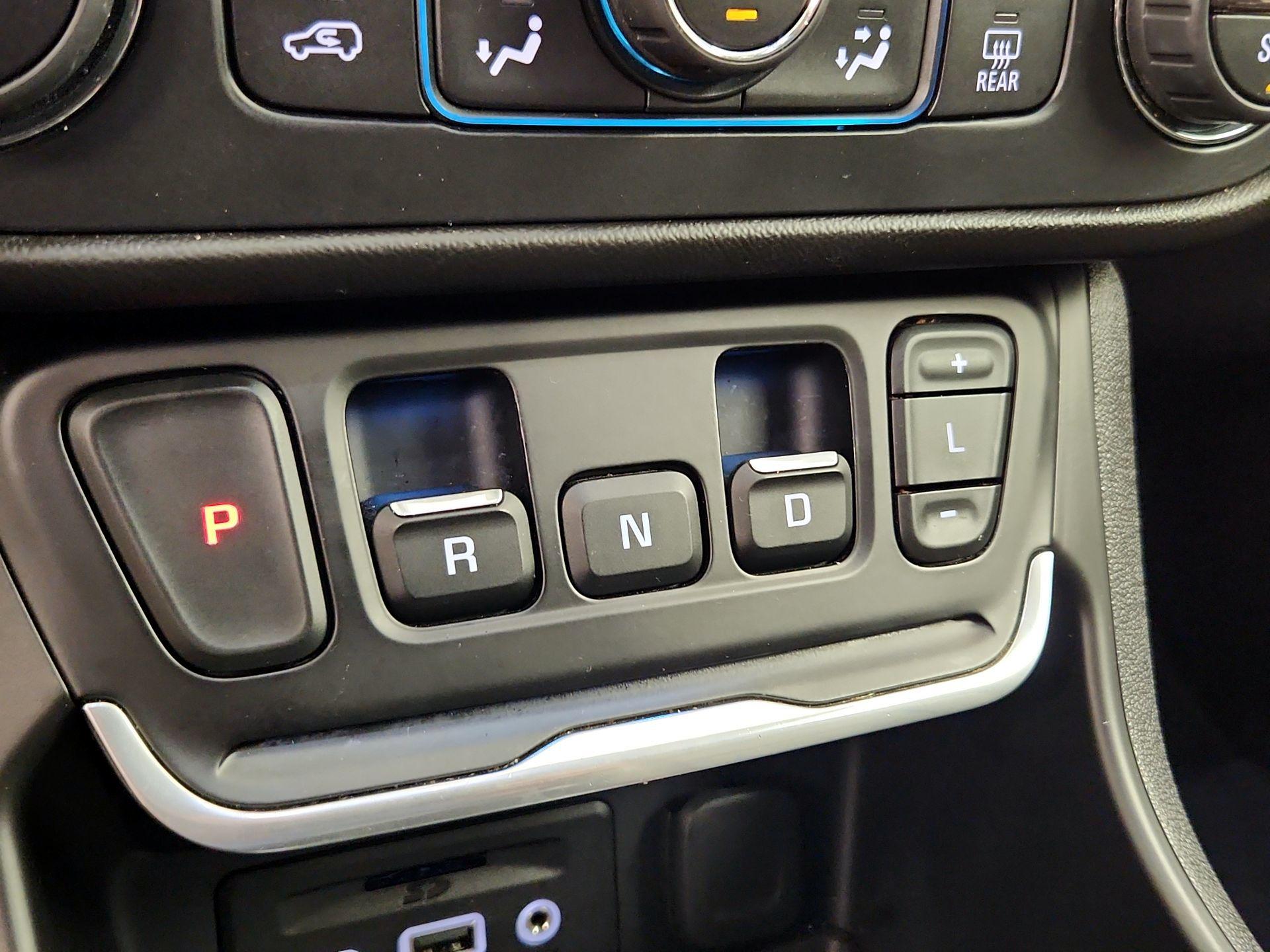 Thumbnail: 2020 GMC Terrain - 17