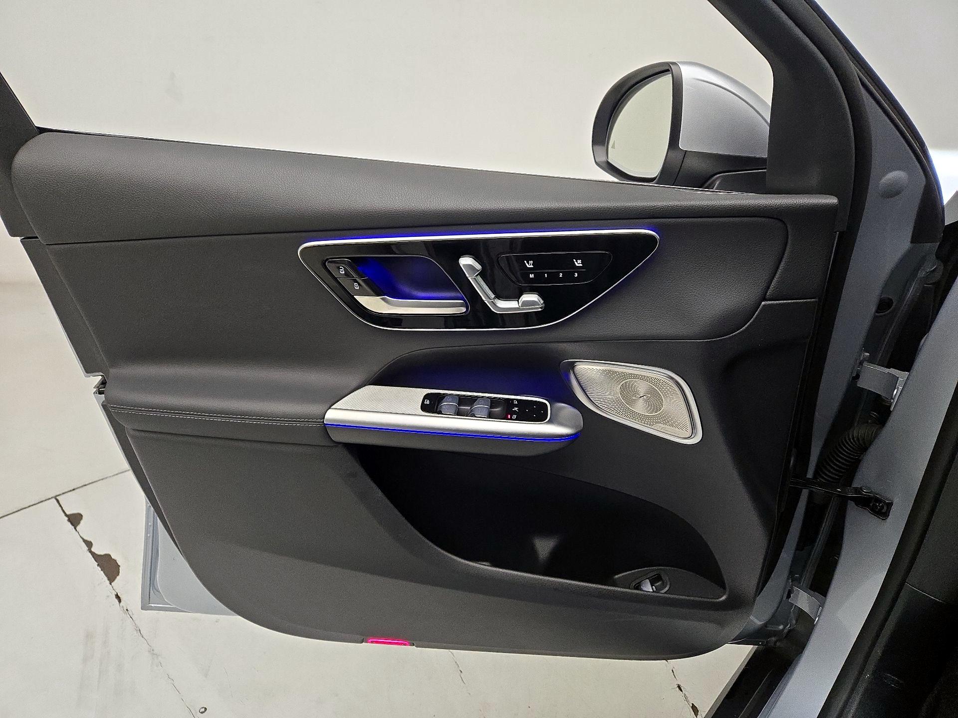 Thumbnail: 2025 Mercedes-Benz GLC - 12