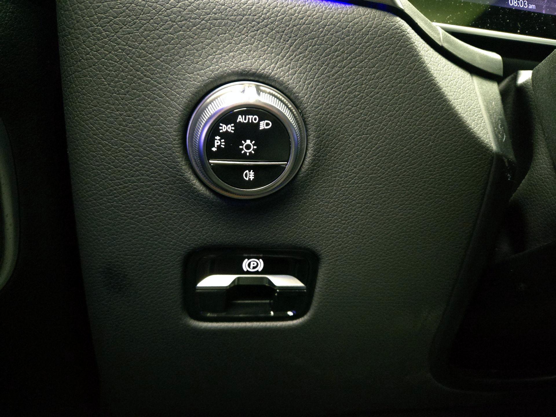 Thumbnail: 2025 Mercedes-Benz GLC - 13