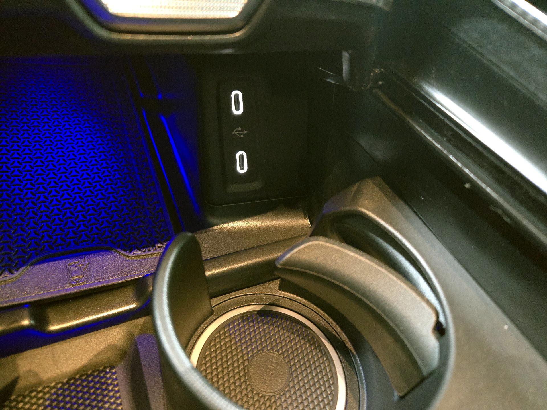 Thumbnail: 2025 Mercedes-Benz GLC - 19