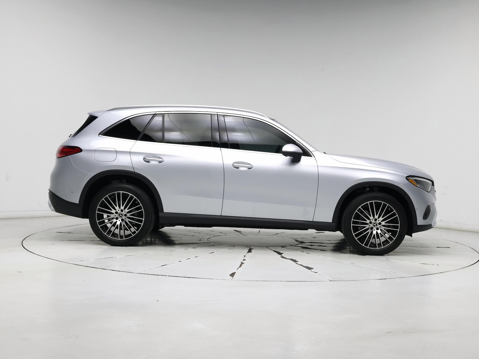 2025 Mercedes-Benz GLC Base - Photo 8