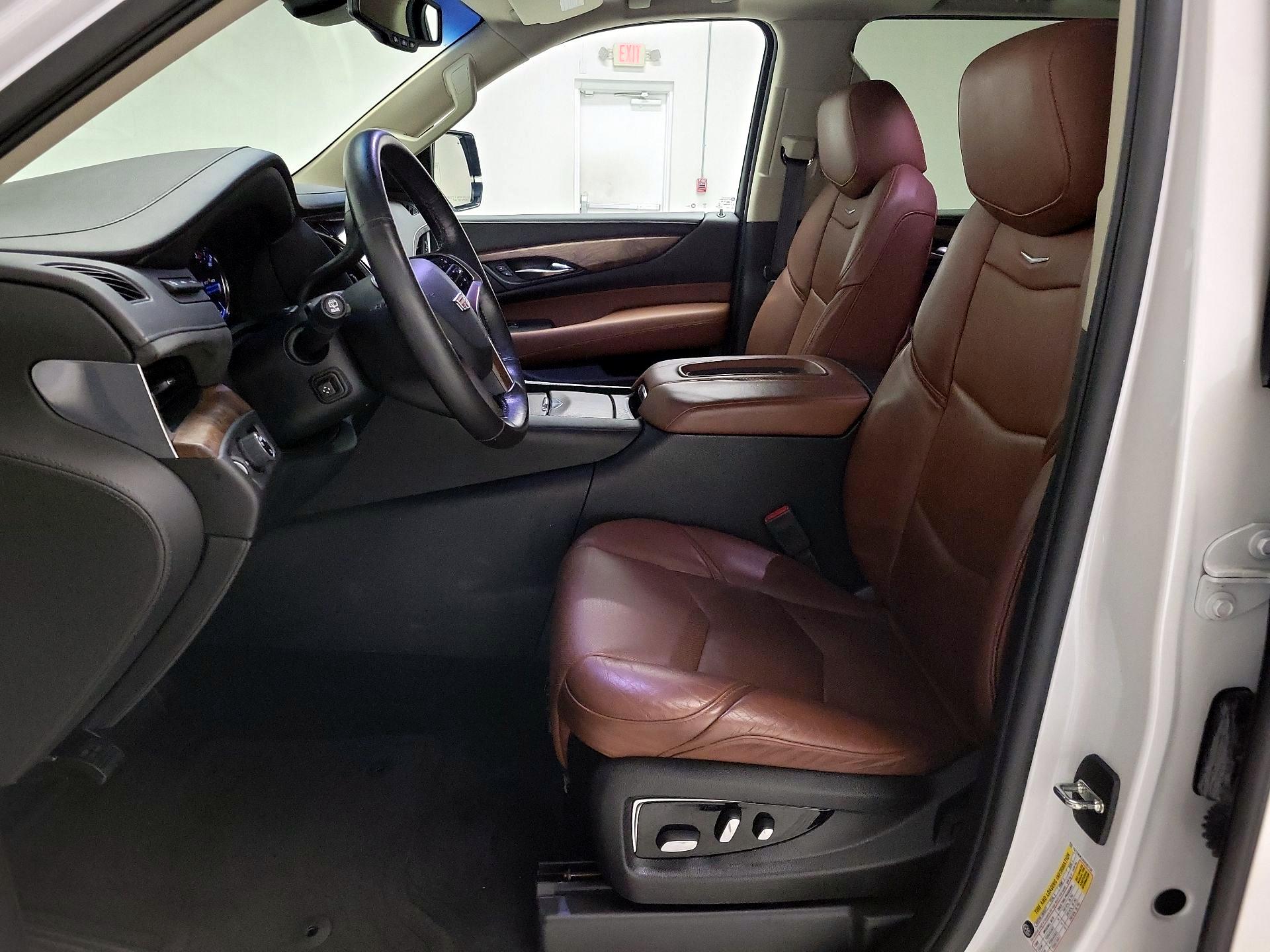 Thumbnail: 2016 Cadillac Escalade - 11