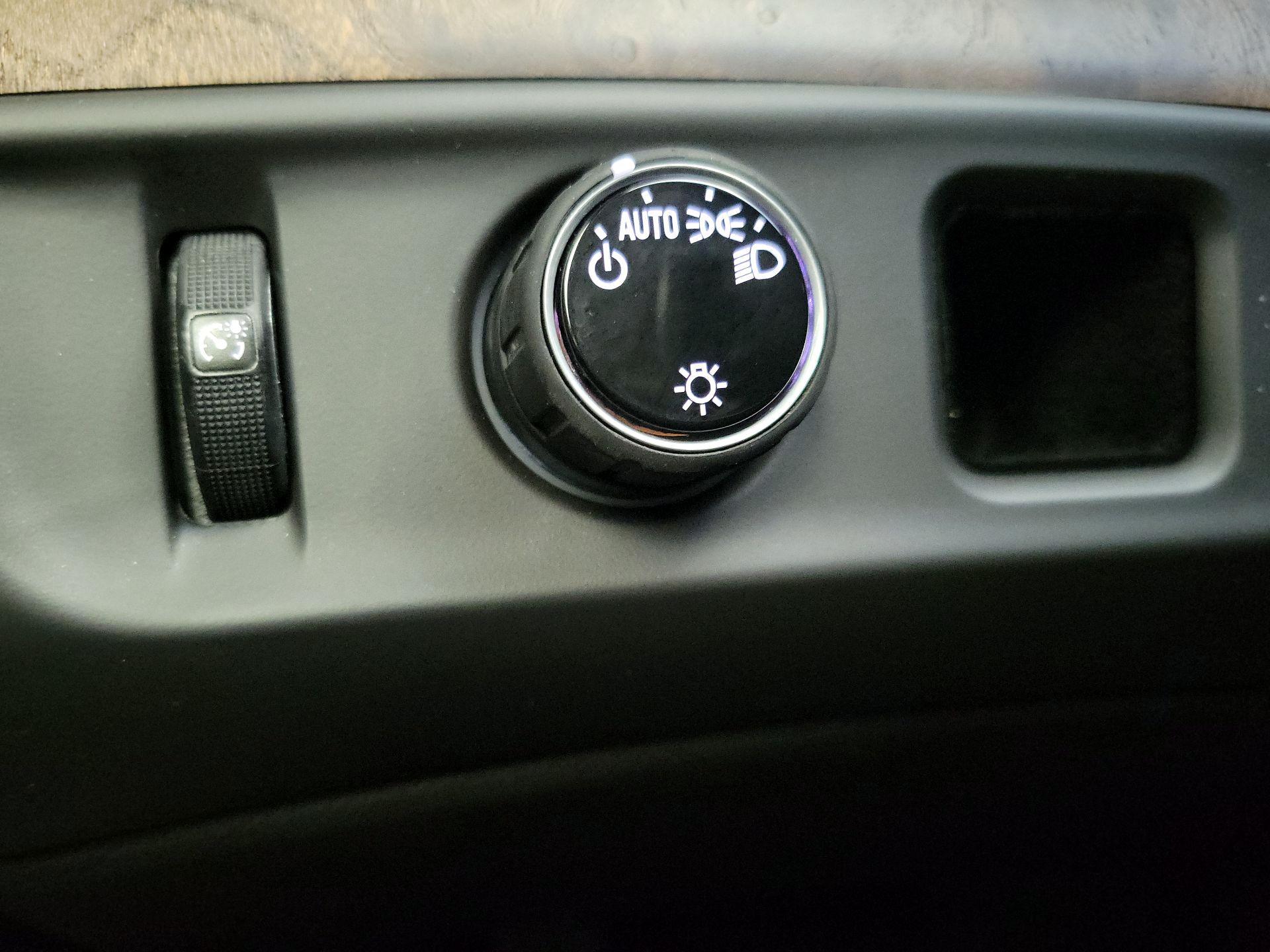 Thumbnail: 2016 Cadillac Escalade - 13